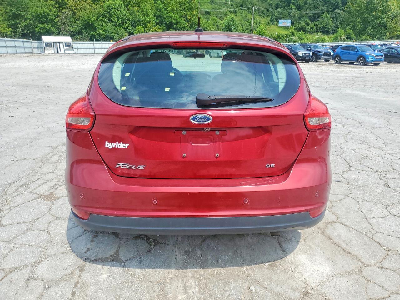 2015 Ford Focus Se Maroon vin: 1FADP3K21FL372005
