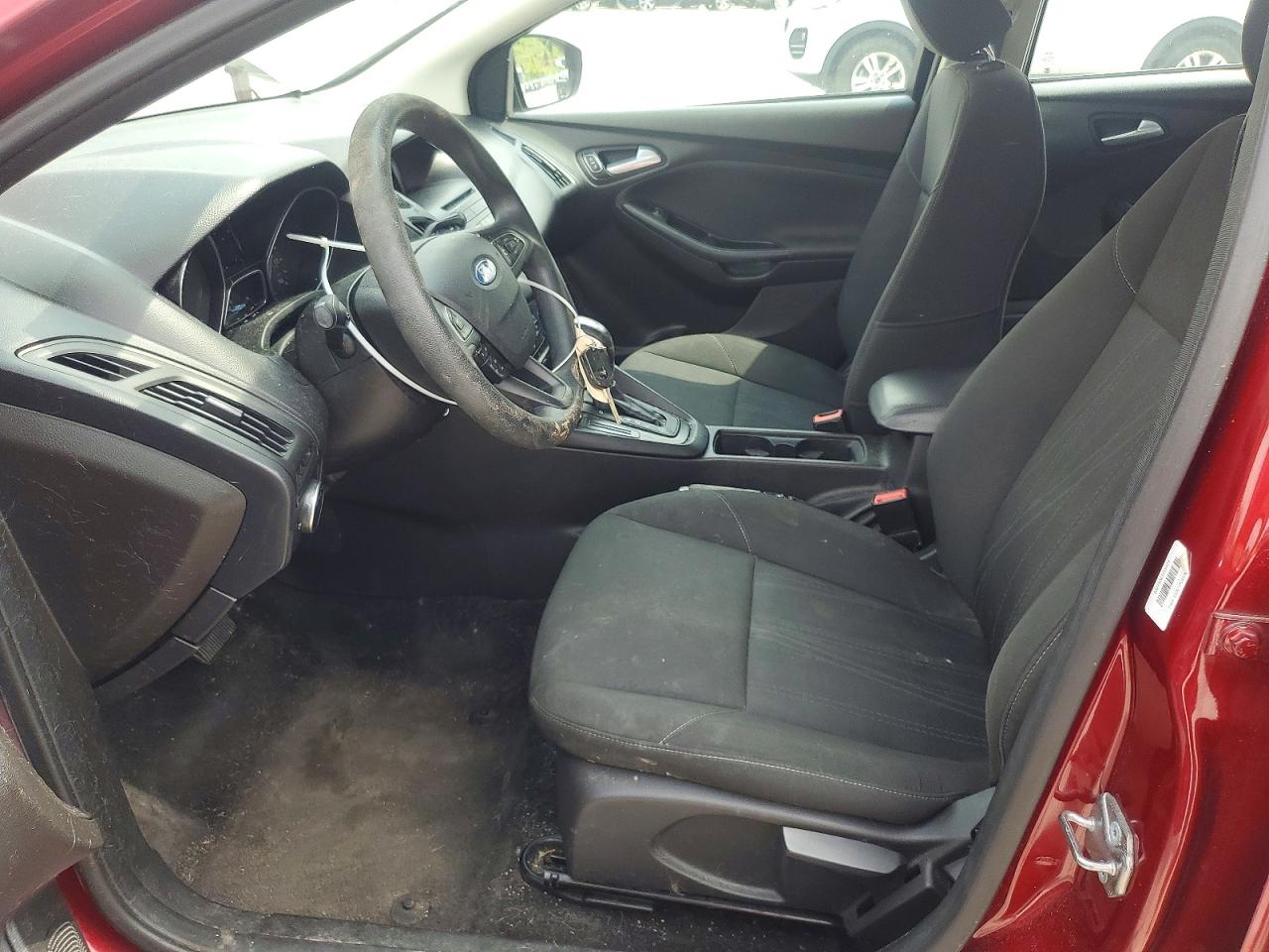 2015 Ford Focus Se Maroon vin: 1FADP3K21FL372005