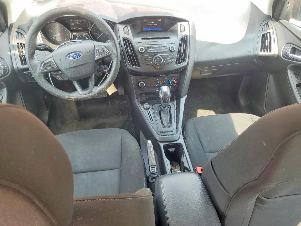 2015 Ford Focus Se Maroon vin: 1FADP3K21FL372005