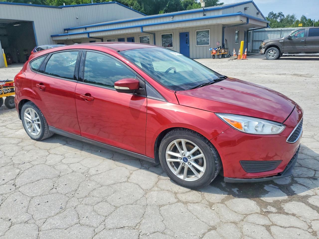 2015 Ford Focus Se Maroon vin: 1FADP3K21FL372005