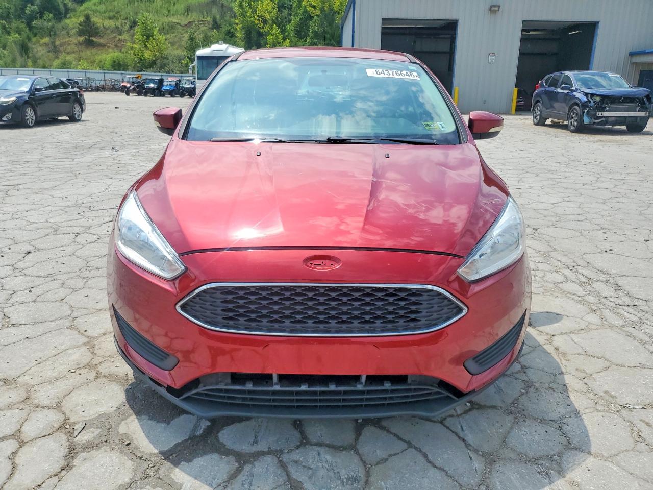 2015 Ford Focus Se Maroon vin: 1FADP3K21FL372005