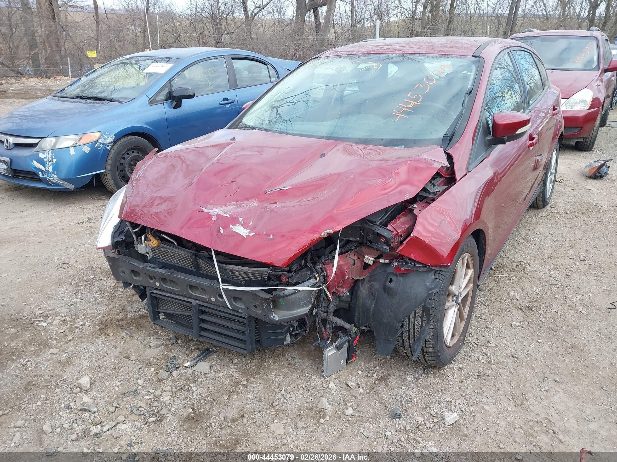2016 Ford Focus Se Red vin: 1FADP3K21GL226978