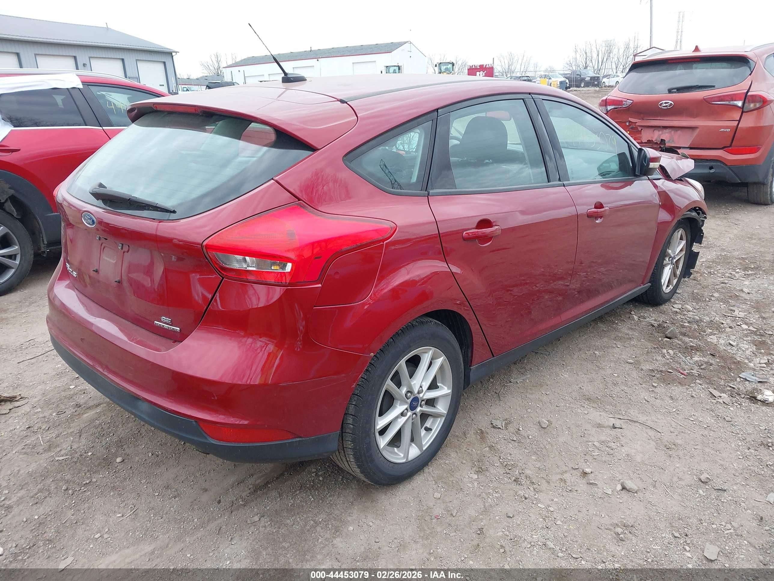 2016 Ford Focus Se Red vin: 1FADP3K21GL226978