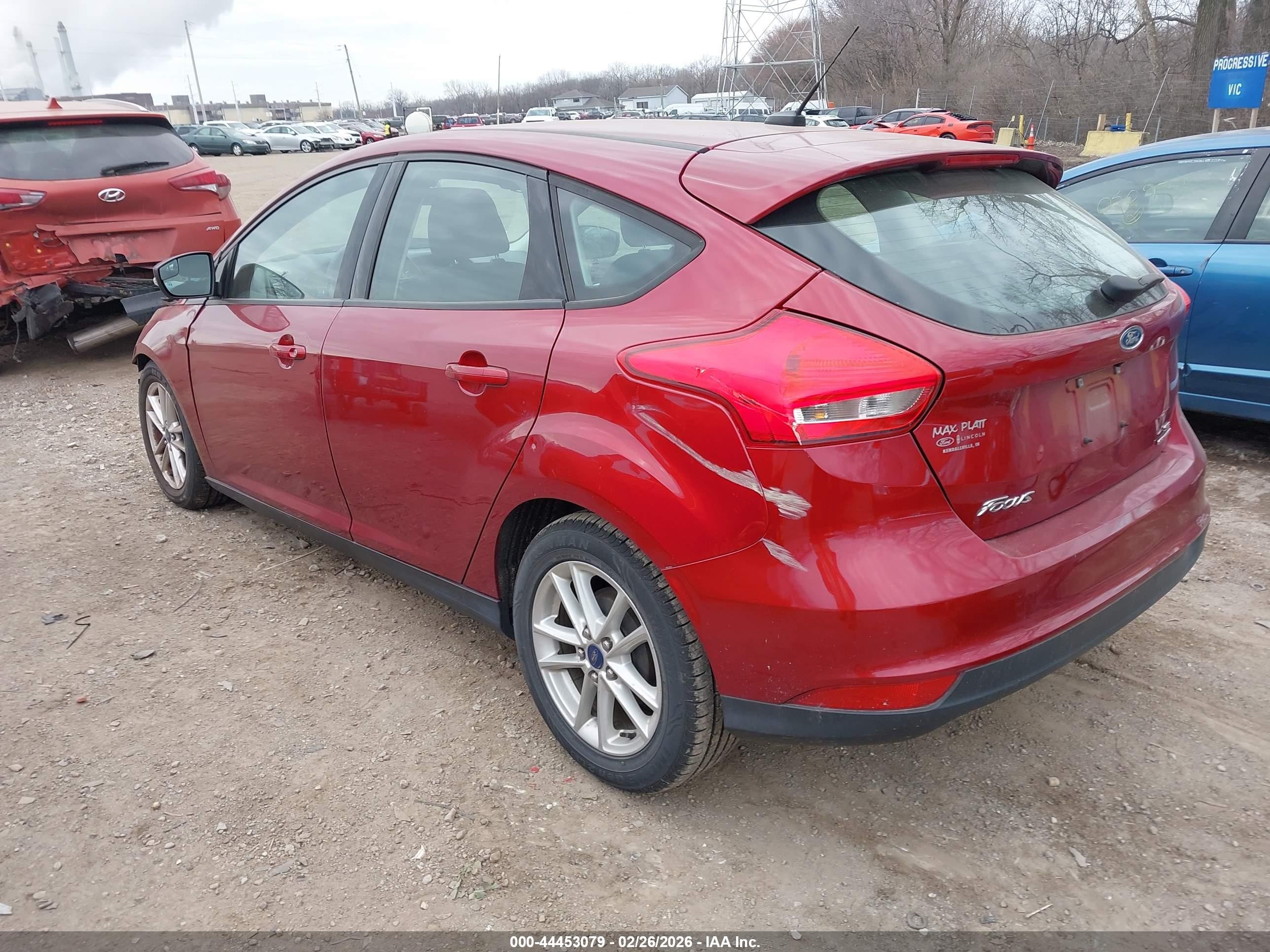 2016 Ford Focus Se Red vin: 1FADP3K21GL226978