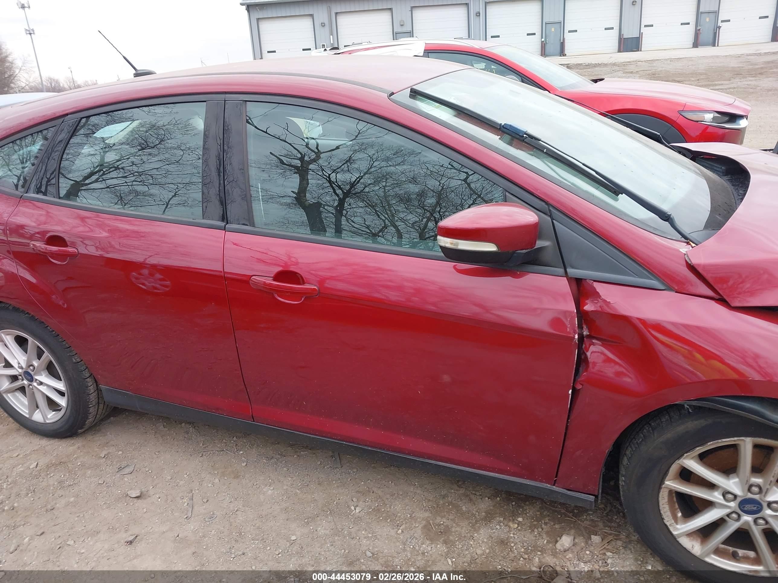 2016 Ford Focus Se Red vin: 1FADP3K21GL226978