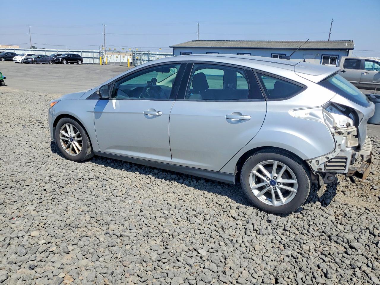 2016 Ford Focus Se Silver vin: 1FADP3K21GL276294