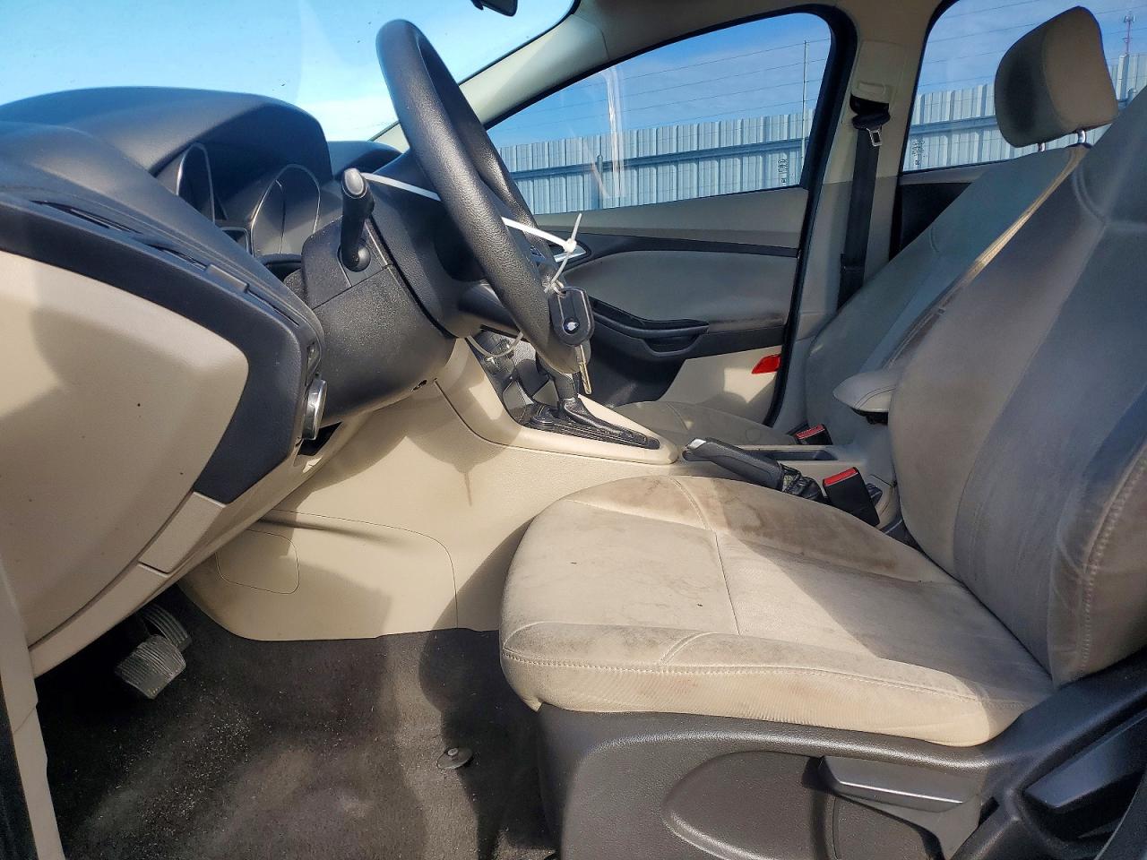 2017 Ford Focus Se Gray vin: 1FADP3K21HL231244
