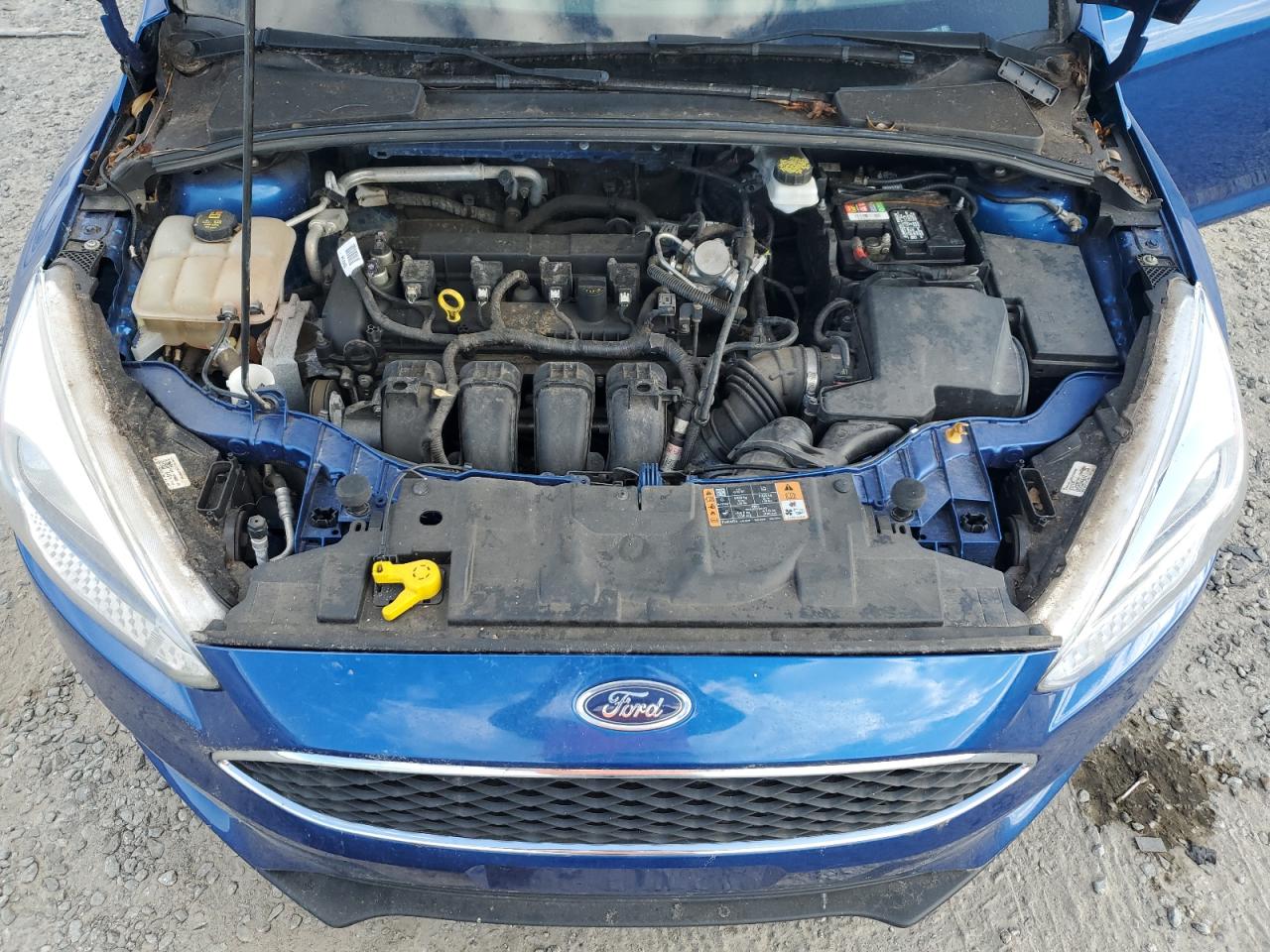 2018 Ford Focus Se Синий vin: 1FADP3K21JL231377