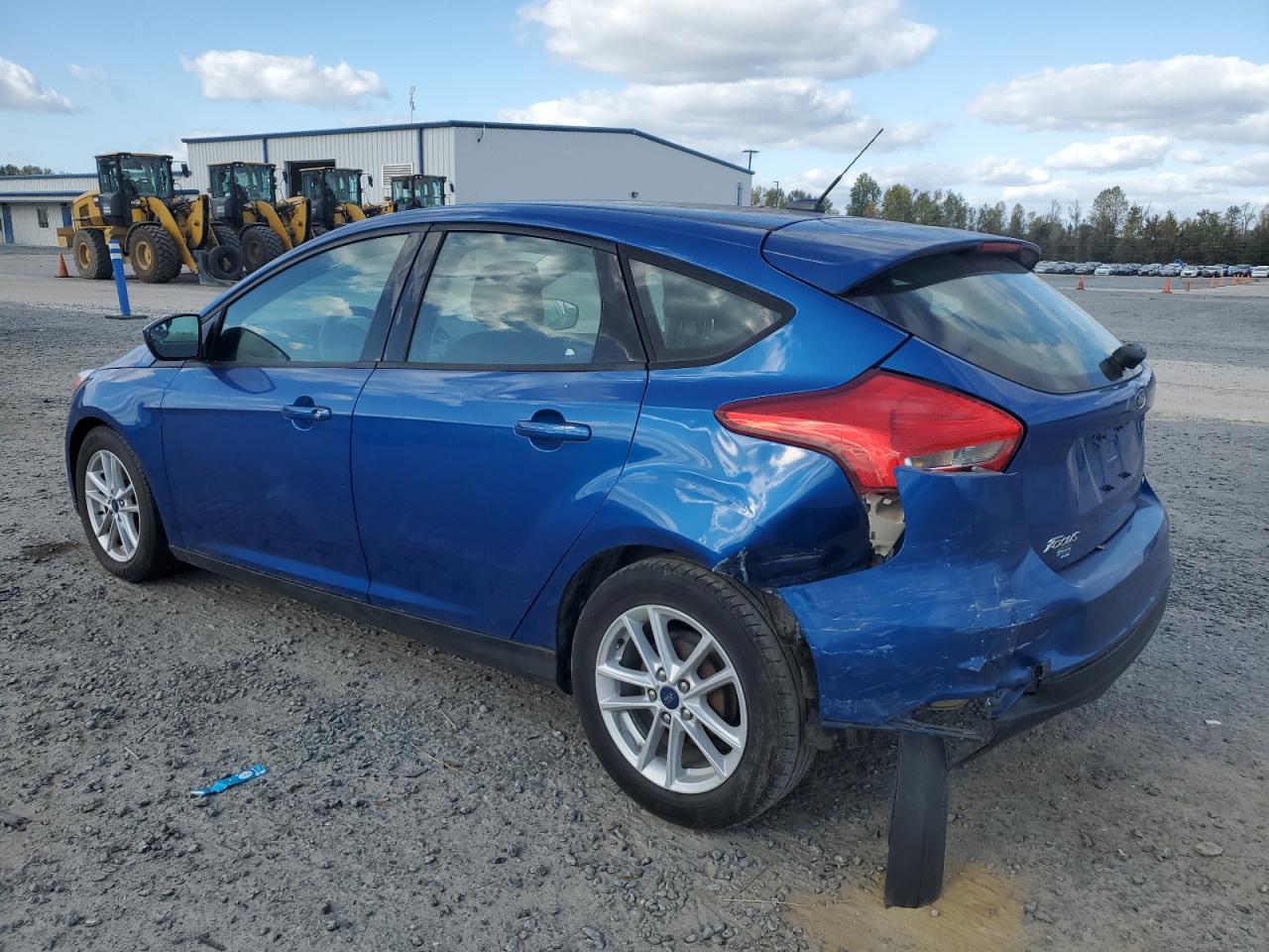 2018 Ford Focus Se Синий vin: 1FADP3K21JL231377