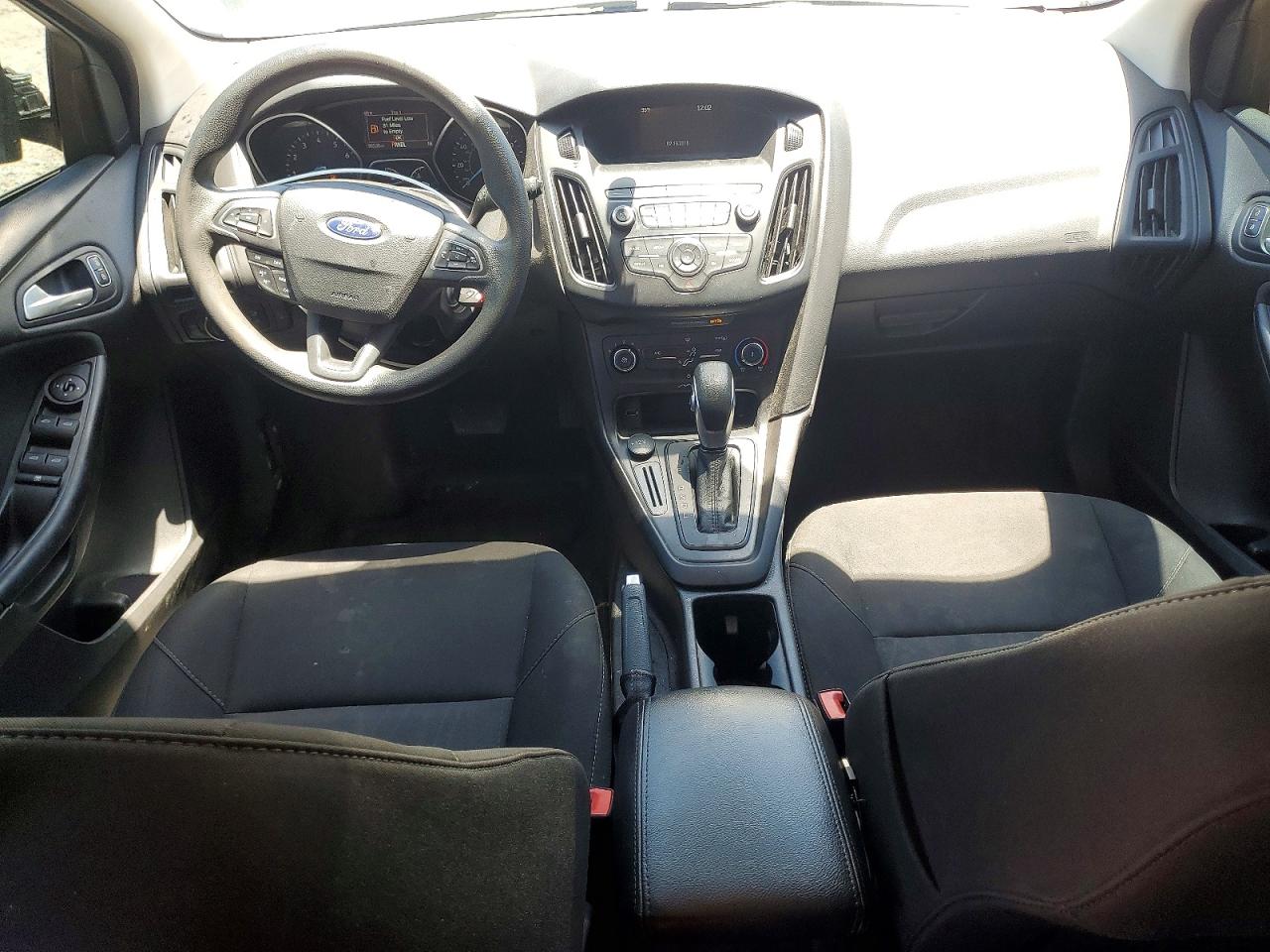 2018 Ford Focus Se Серый vin: 1FADP3K21JL282846