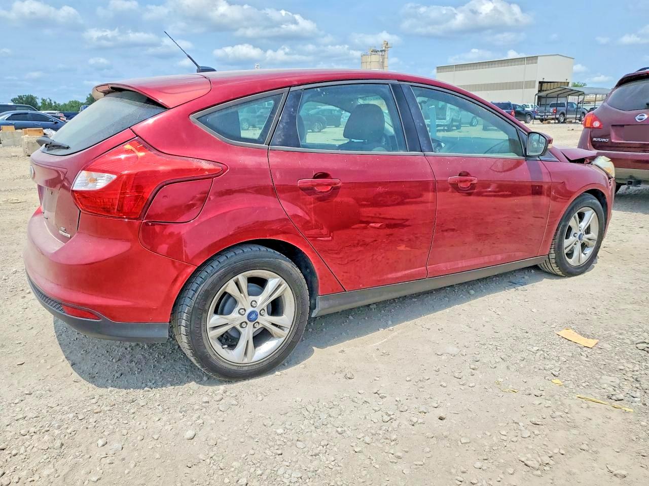 2013 Ford Focus Se Red vin: 1FADP3K22DL158170