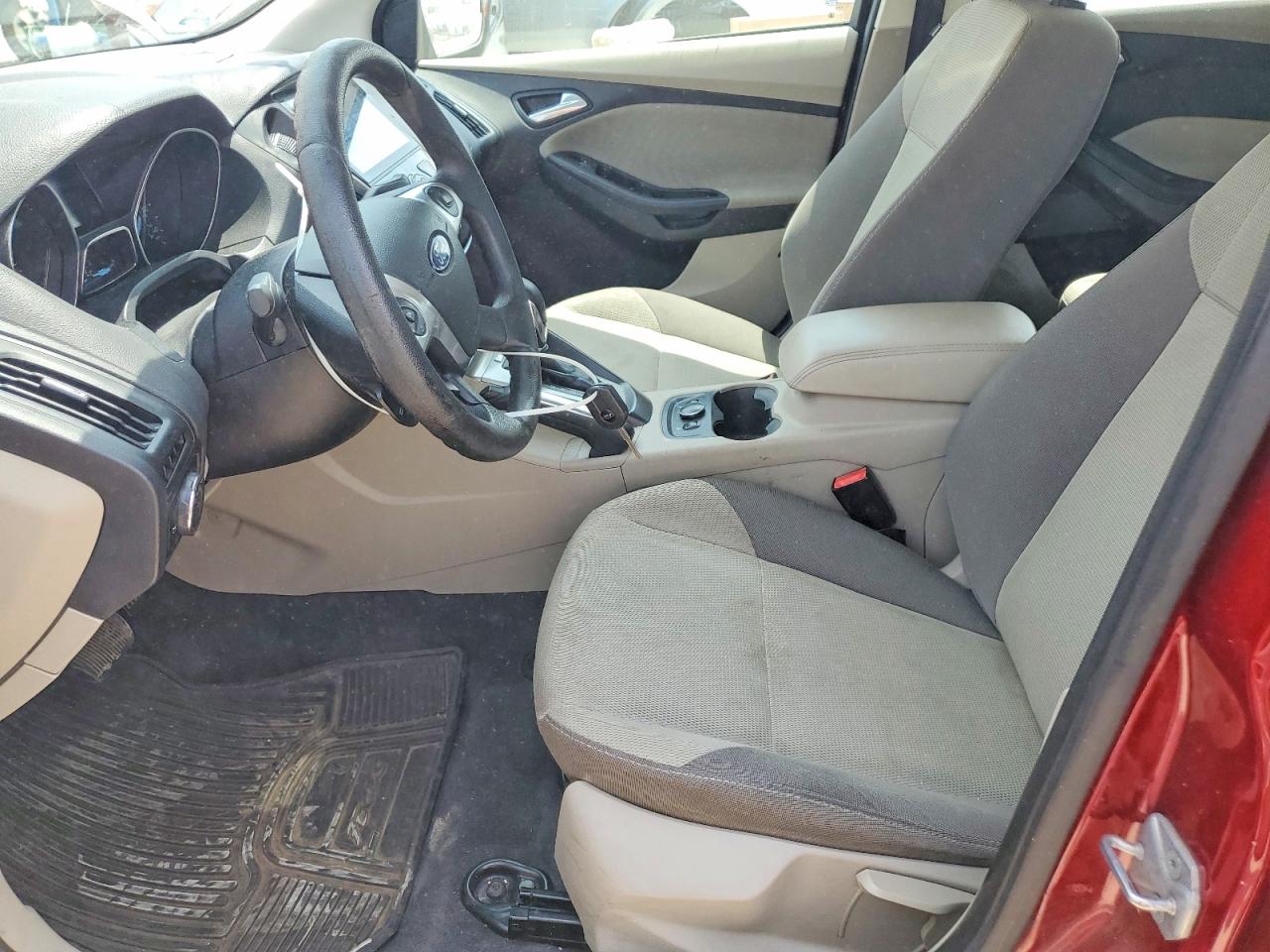 2013 Ford Focus Se Red vin: 1FADP3K22DL158170