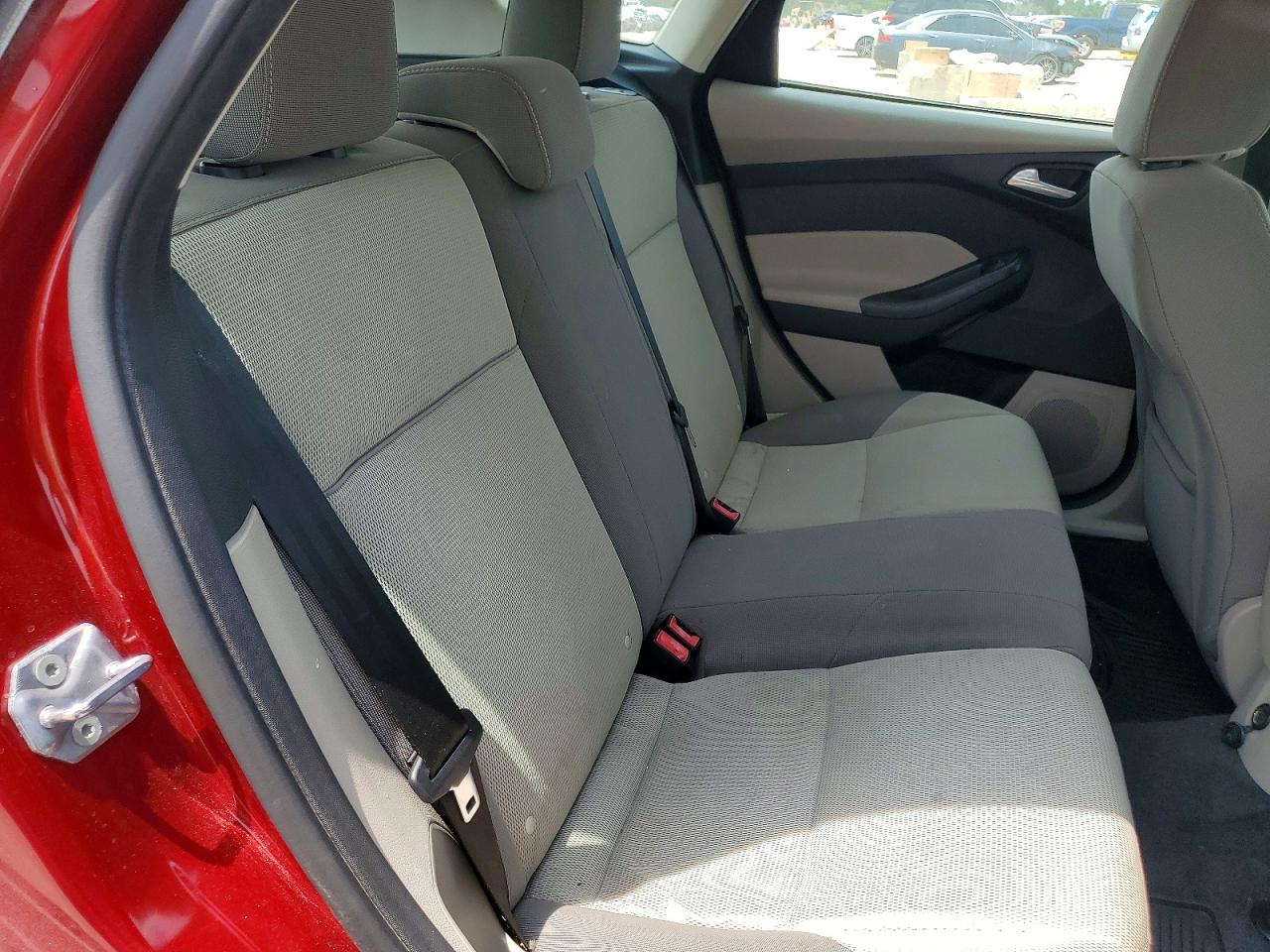2013 Ford Focus Se Red vin: 1FADP3K22DL158170
