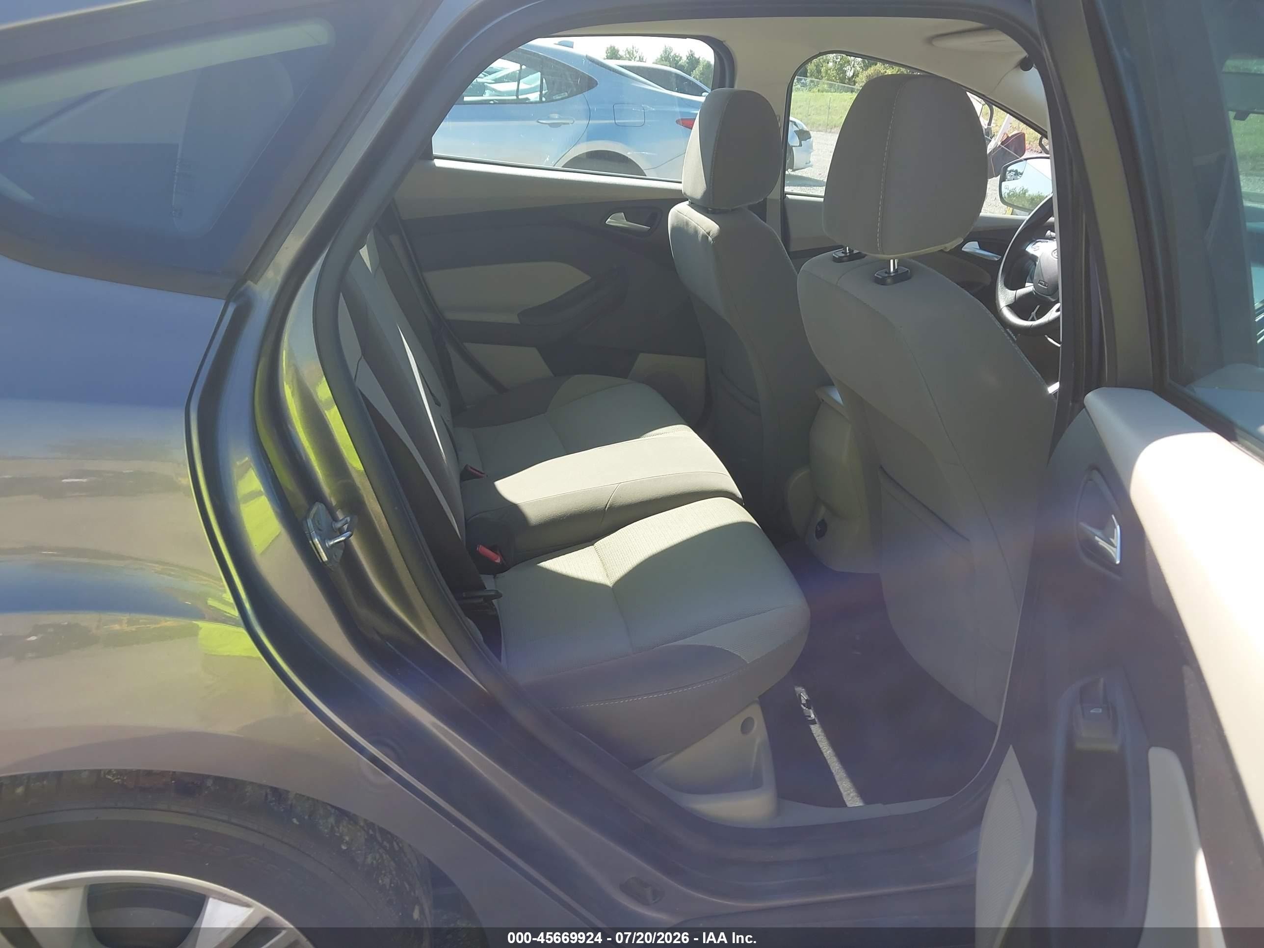 2013 Ford Focus Se Gray vin: 1FADP3K22DL166785