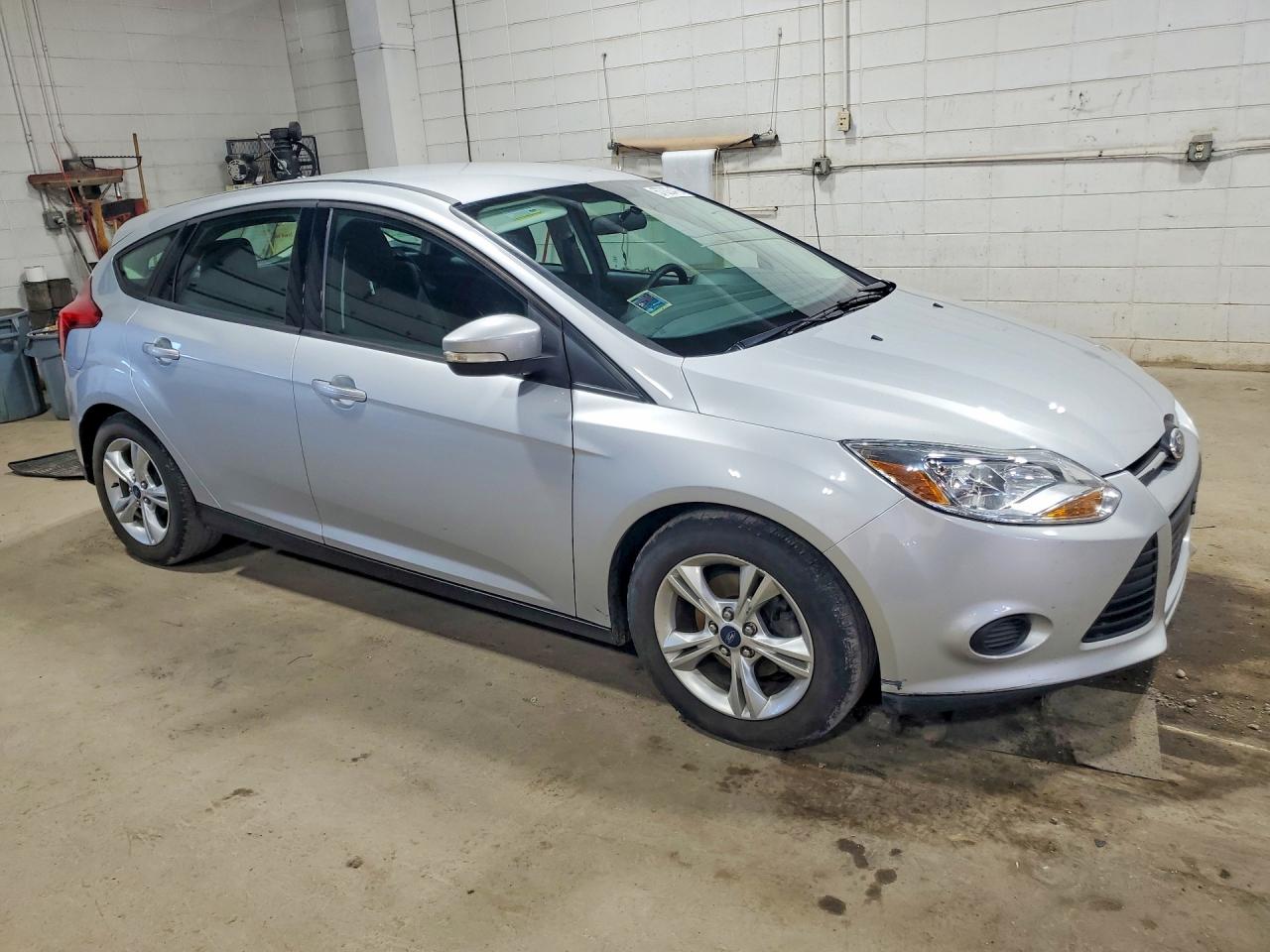2013 Ford Focus Se Silver vin: 1FADP3K22DL181982