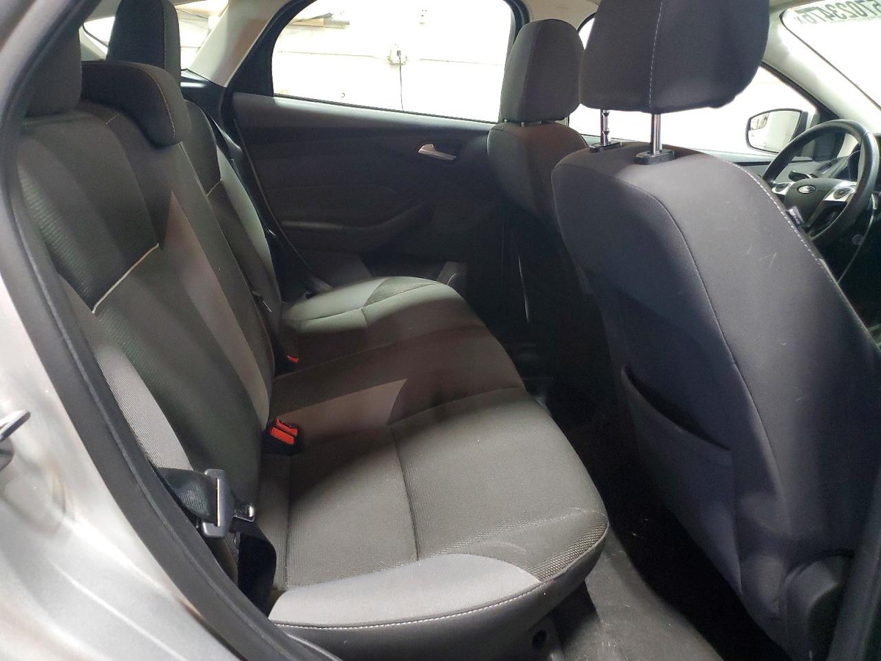 2013 Ford Focus Se Silver vin: 1FADP3K22DL181982