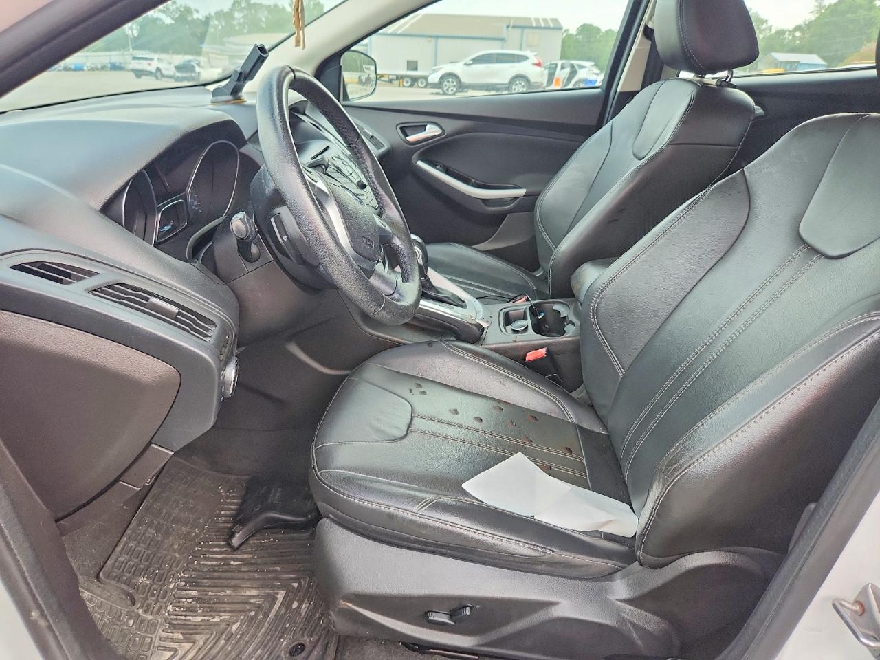 2013 Ford Focus Se White vin: 1FADP3K22DL317608