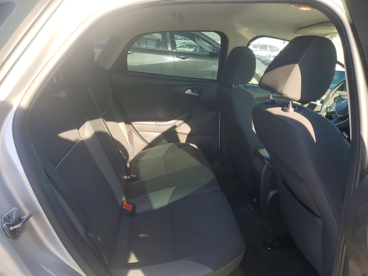 2013 Ford Focus Se Silver vin: 1FADP3K22DL319861
