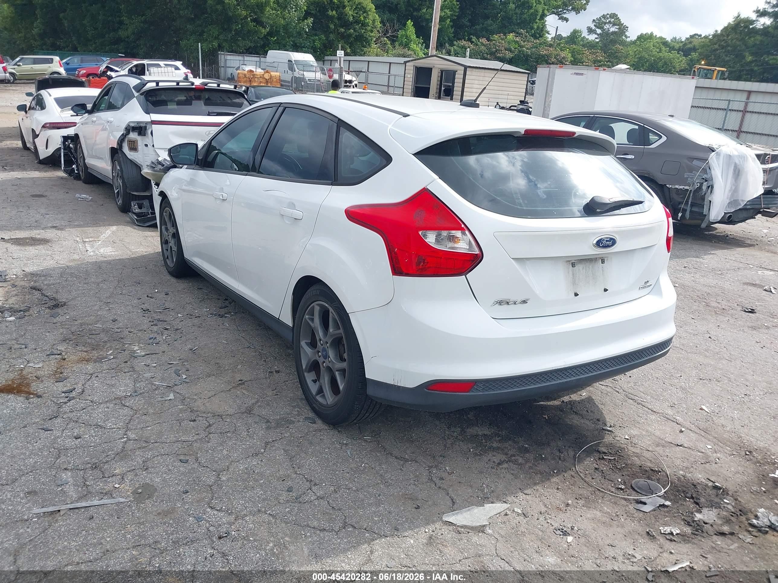 2013 Ford Focus Se White vin: 1FADP3K22DL326258