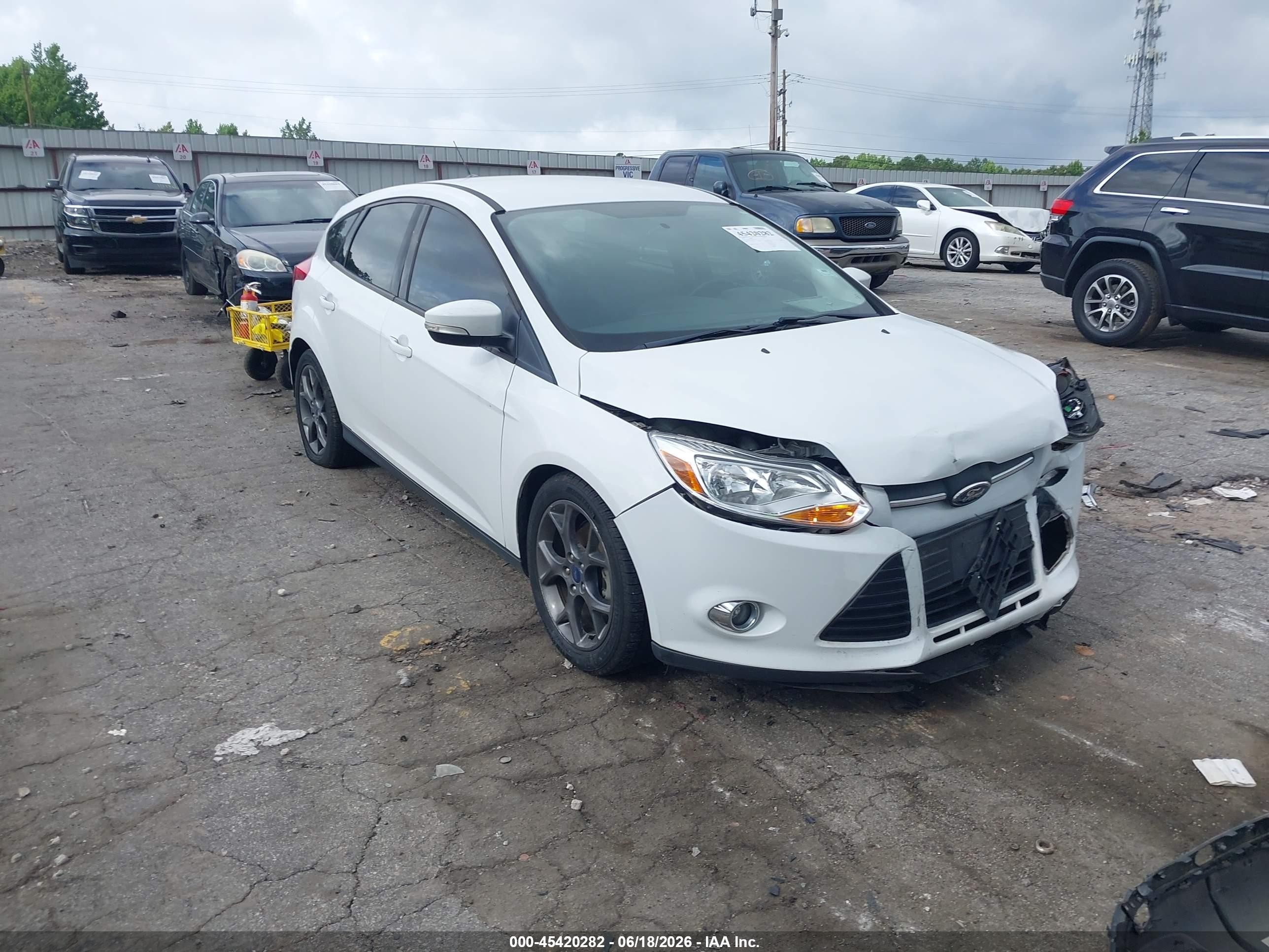 2013 Ford Focus Se White vin: 1FADP3K22DL326258