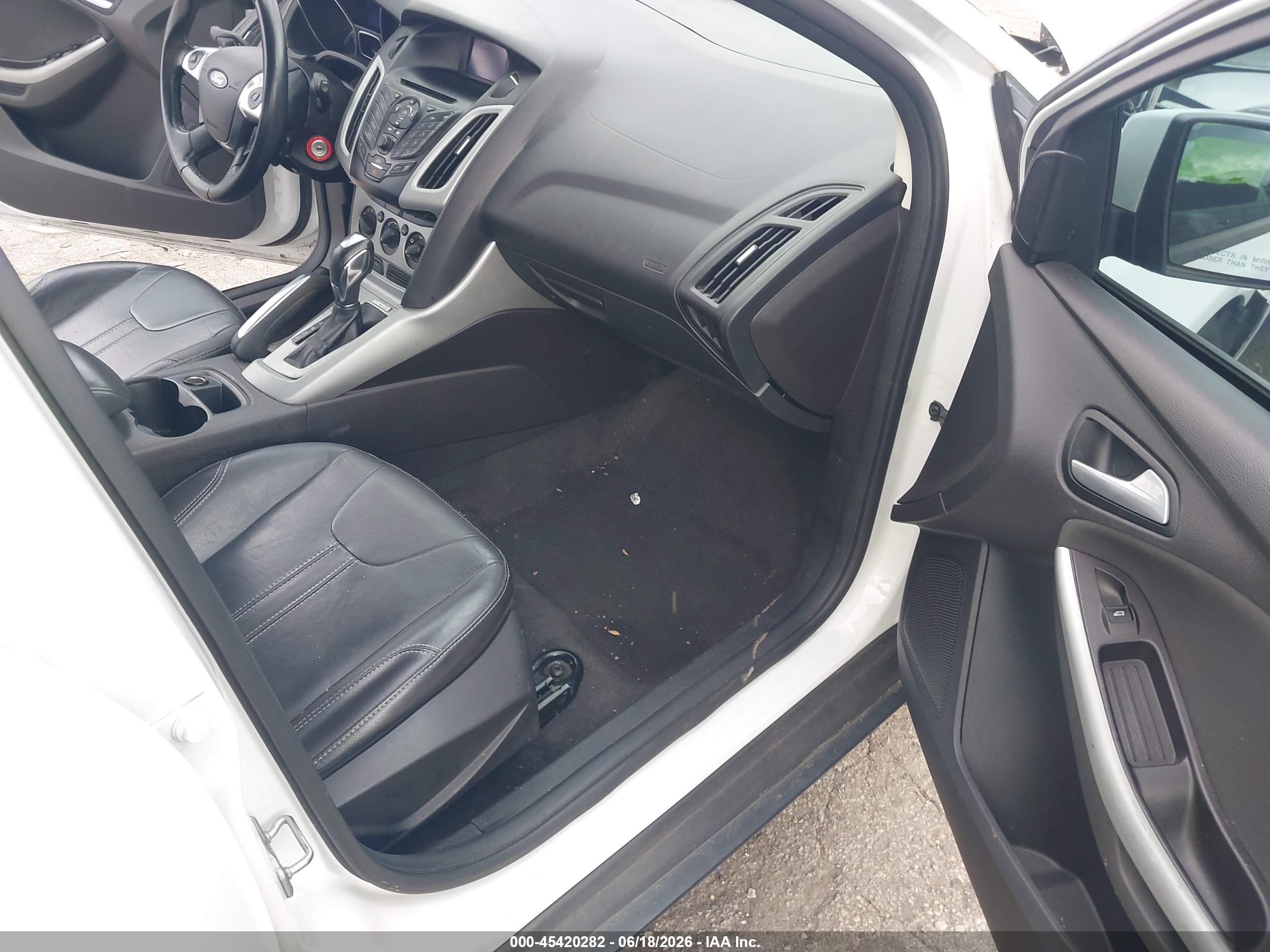 2013 Ford Focus Se White vin: 1FADP3K22DL326258