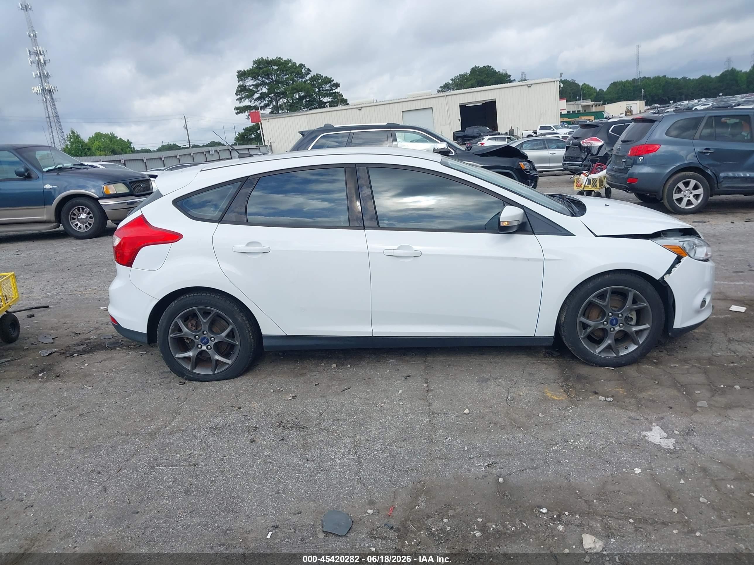 2013 Ford Focus Se White vin: 1FADP3K22DL326258