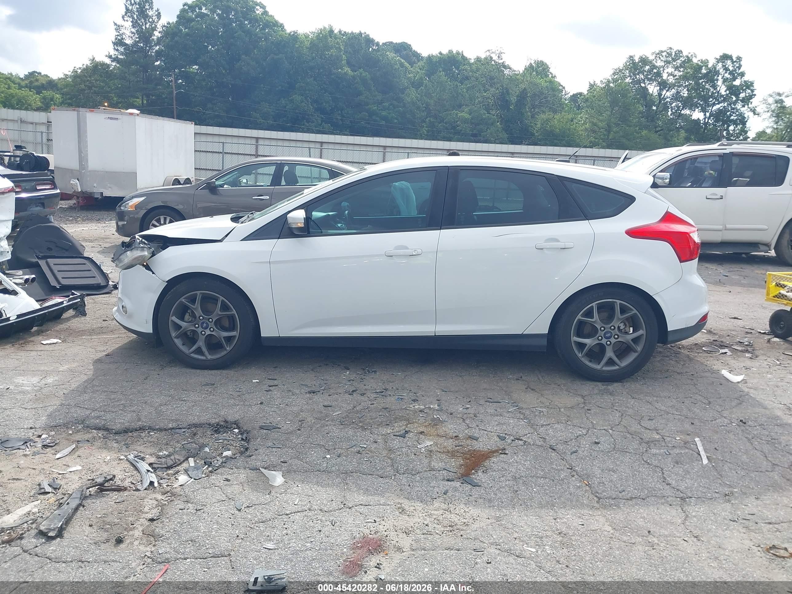 2013 Ford Focus Se White vin: 1FADP3K22DL326258