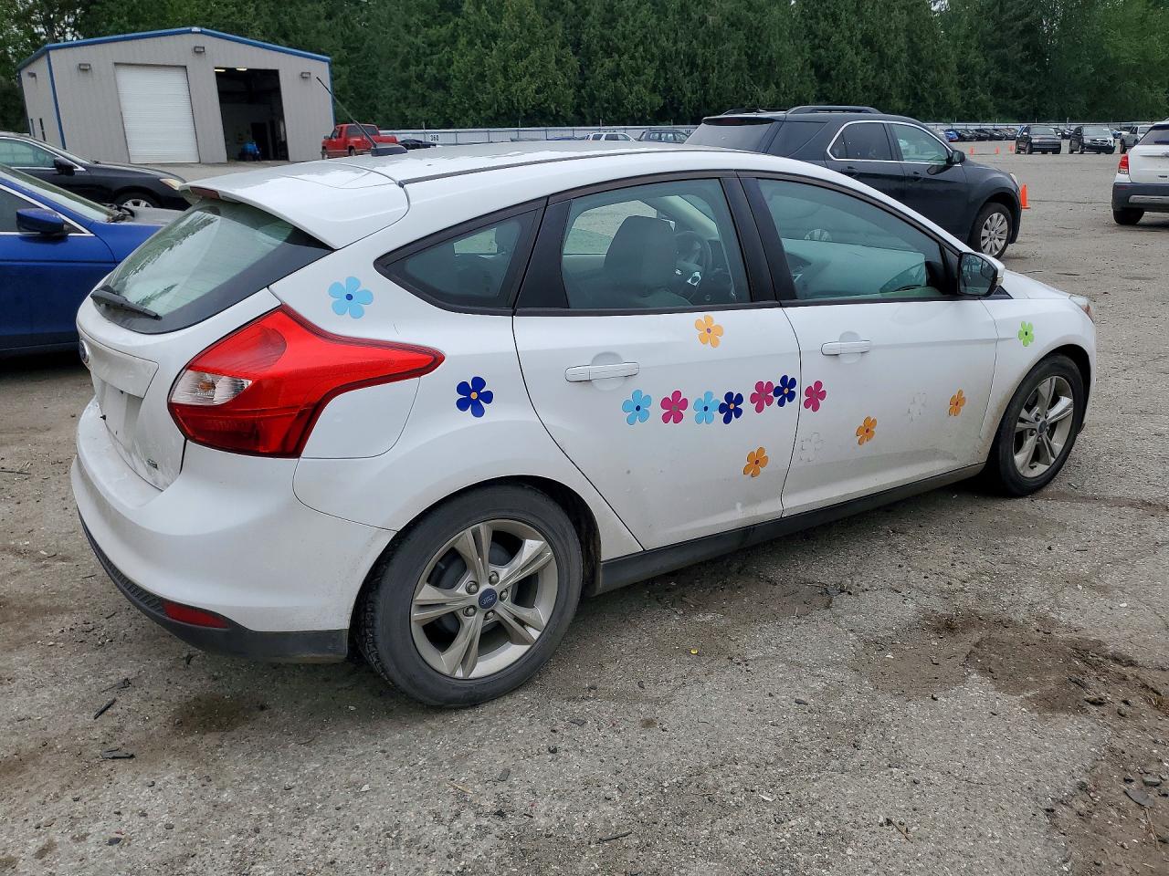 2014 Ford Focus Se White vin: 1FADP3K22EL112470
