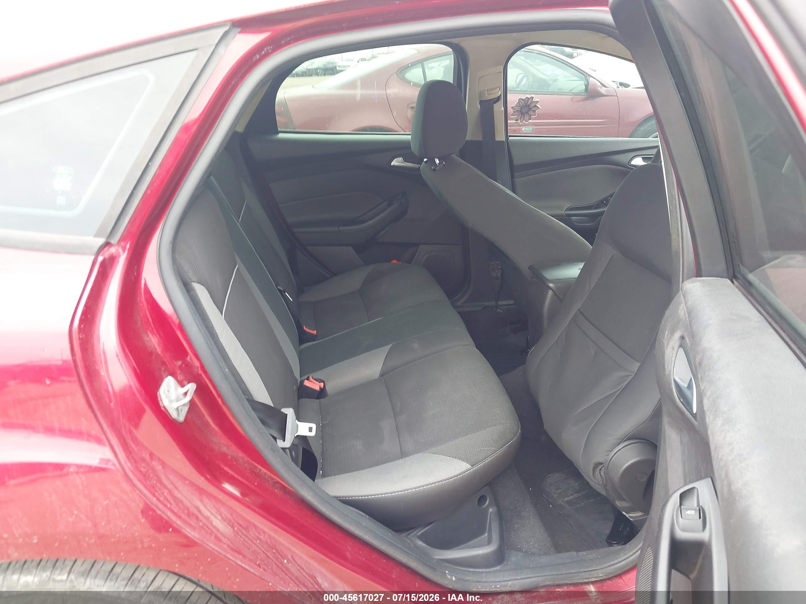 2014 Ford Focus Se Red vin: 1FADP3K22EL117734