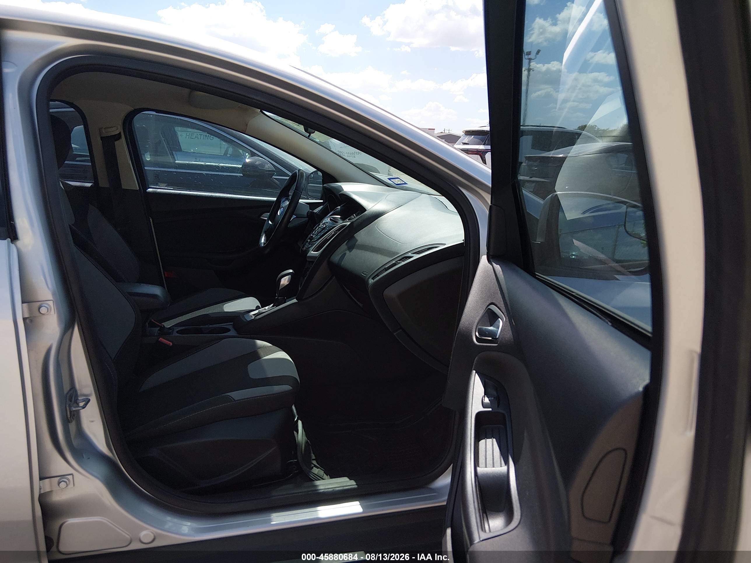 2014 Ford Focus Se Blue vin: 1FADP3K22EL130158