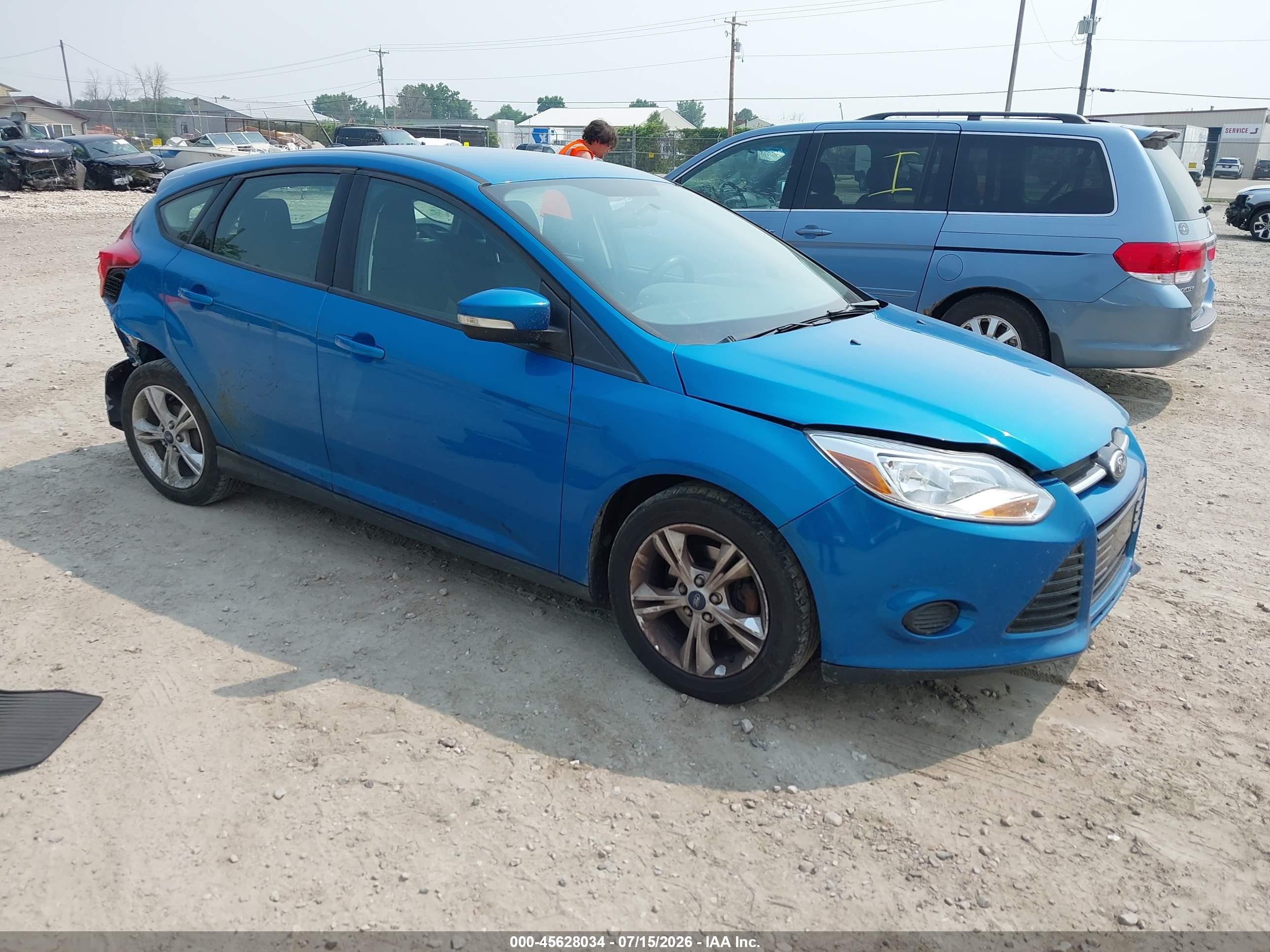 2014 Ford Focus Se Blue vin: 1FADP3K22EL135957