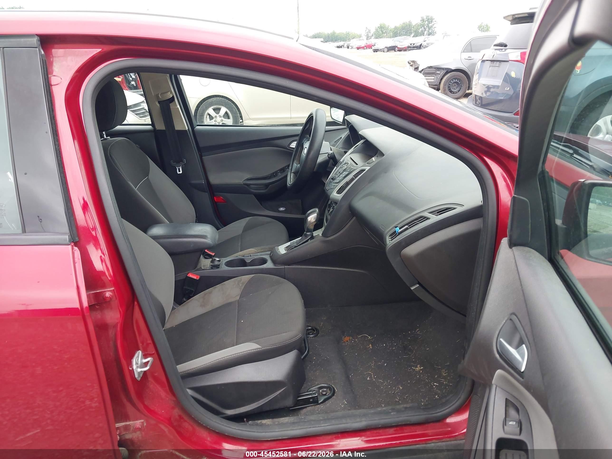 2014 Ford Focus Se Burgundy vin: 1FADP3K22EL153214