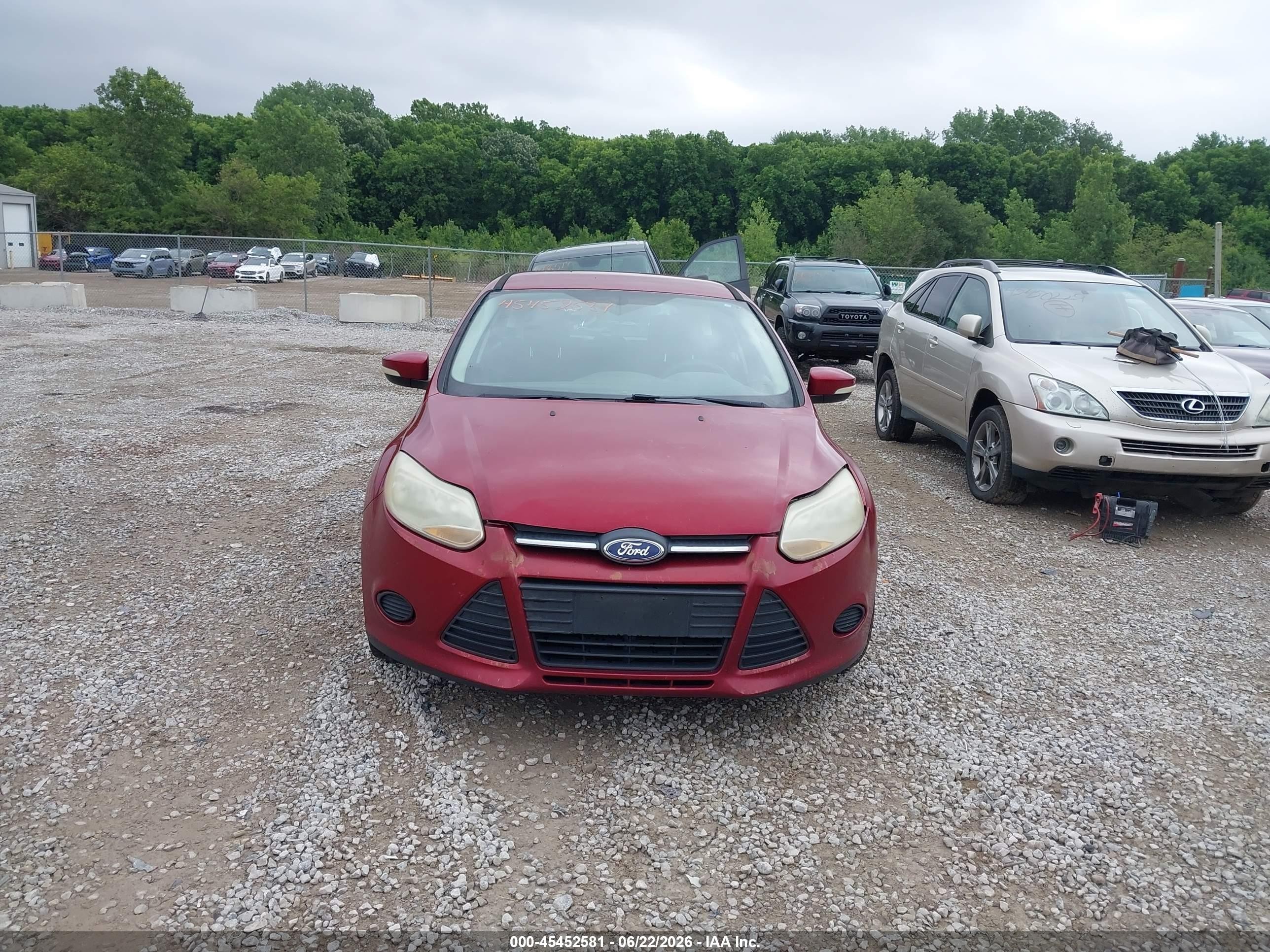 2014 Ford Focus Se Burgundy vin: 1FADP3K22EL153214