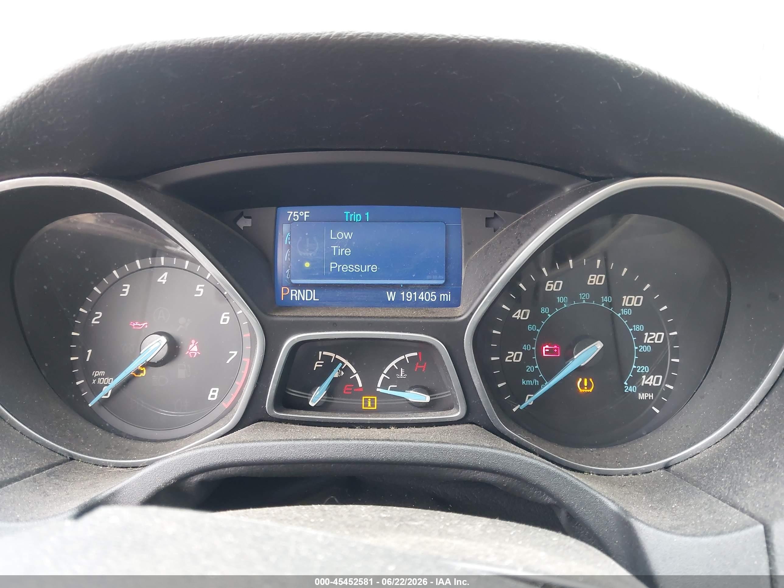 2014 Ford Focus Se Burgundy vin: 1FADP3K22EL153214
