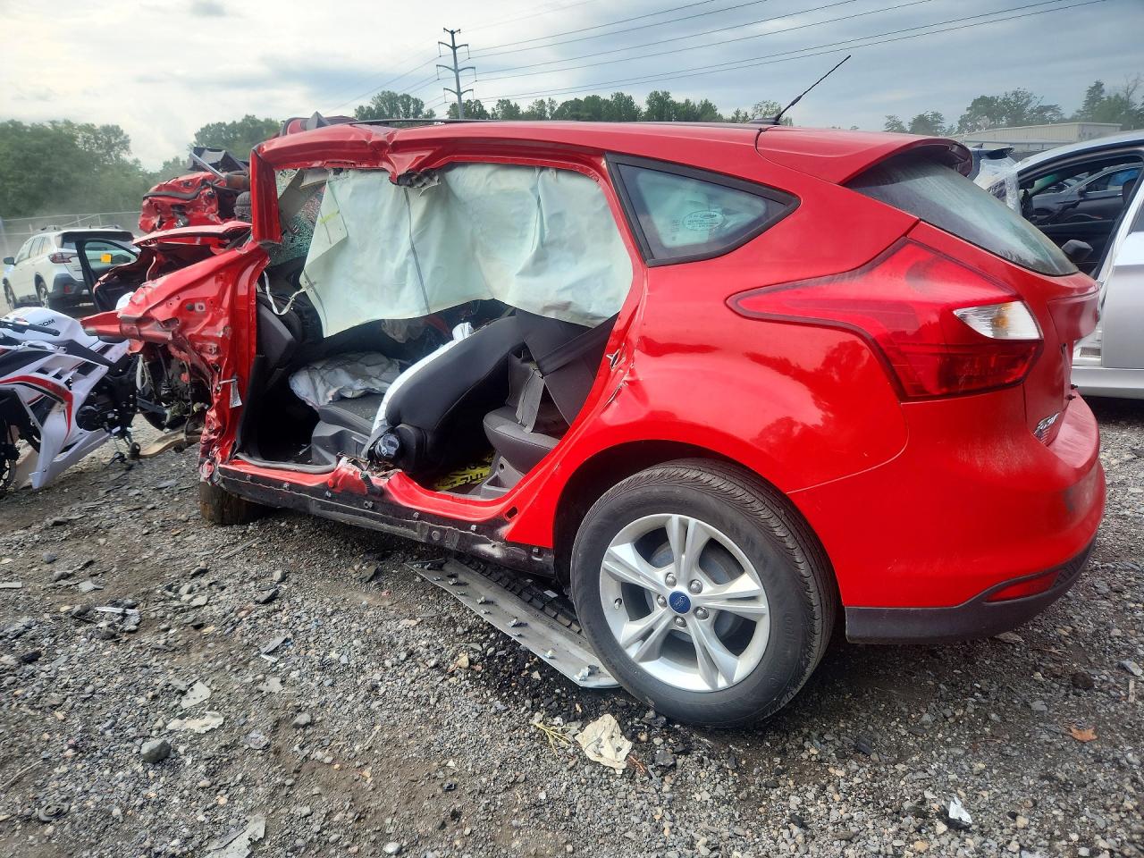 2014 Ford Focus Se Red vin: 1FADP3K22EL158395