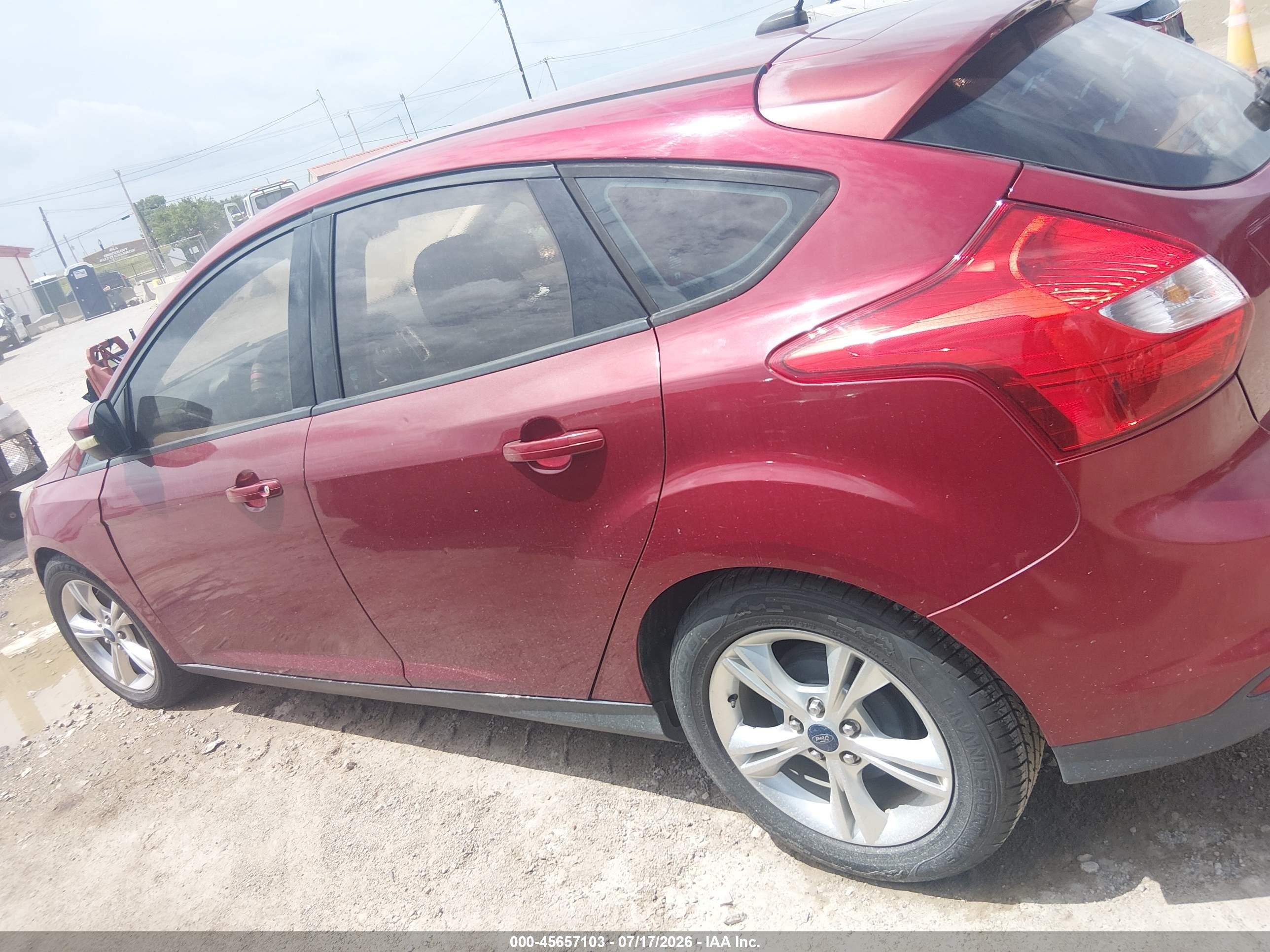 2014 Ford Focus Se Maroon vin: 1FADP3K22EL174970
