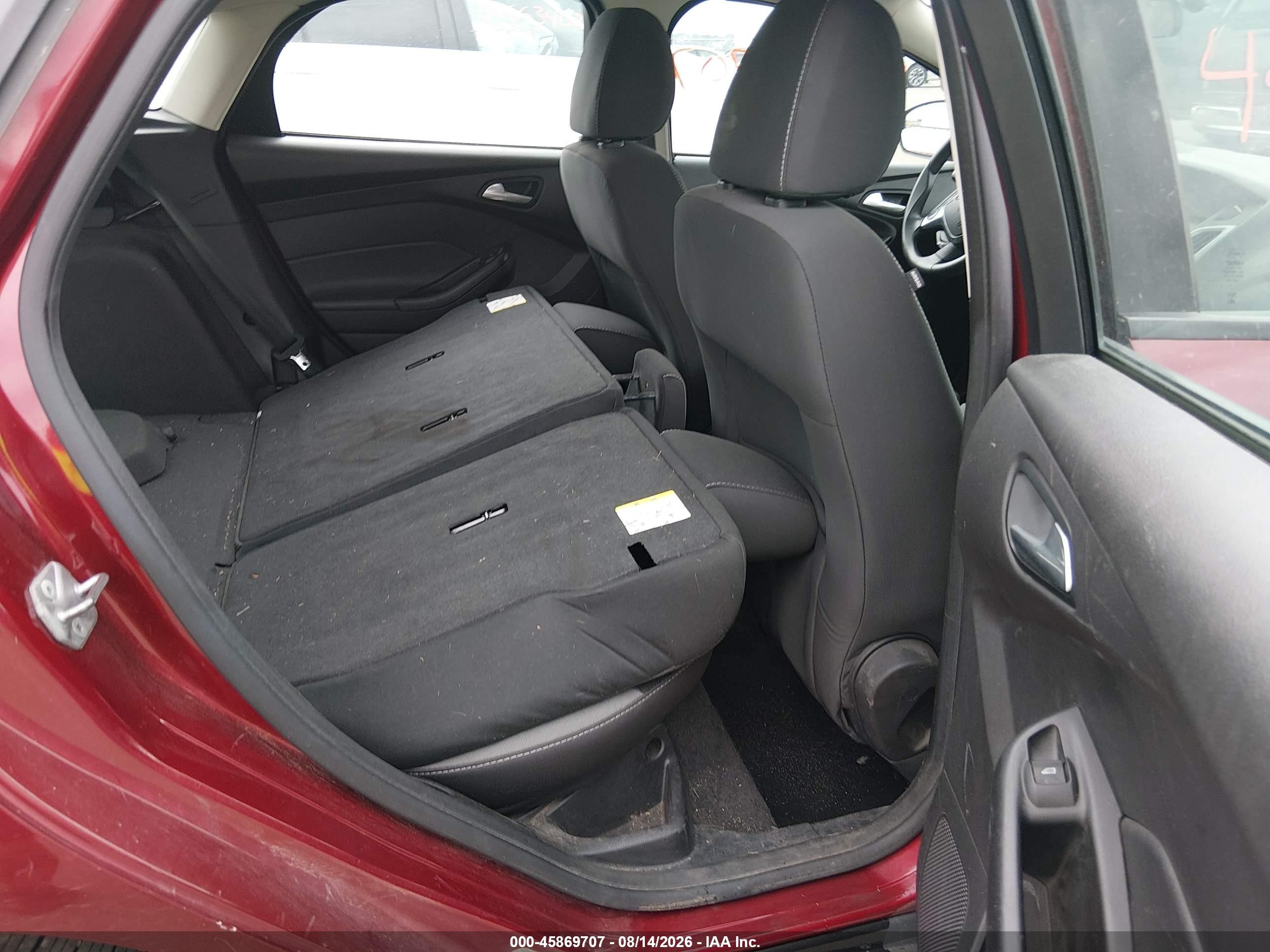 2014 Ford Focus Se Red vin: 1FADP3K22EL185077