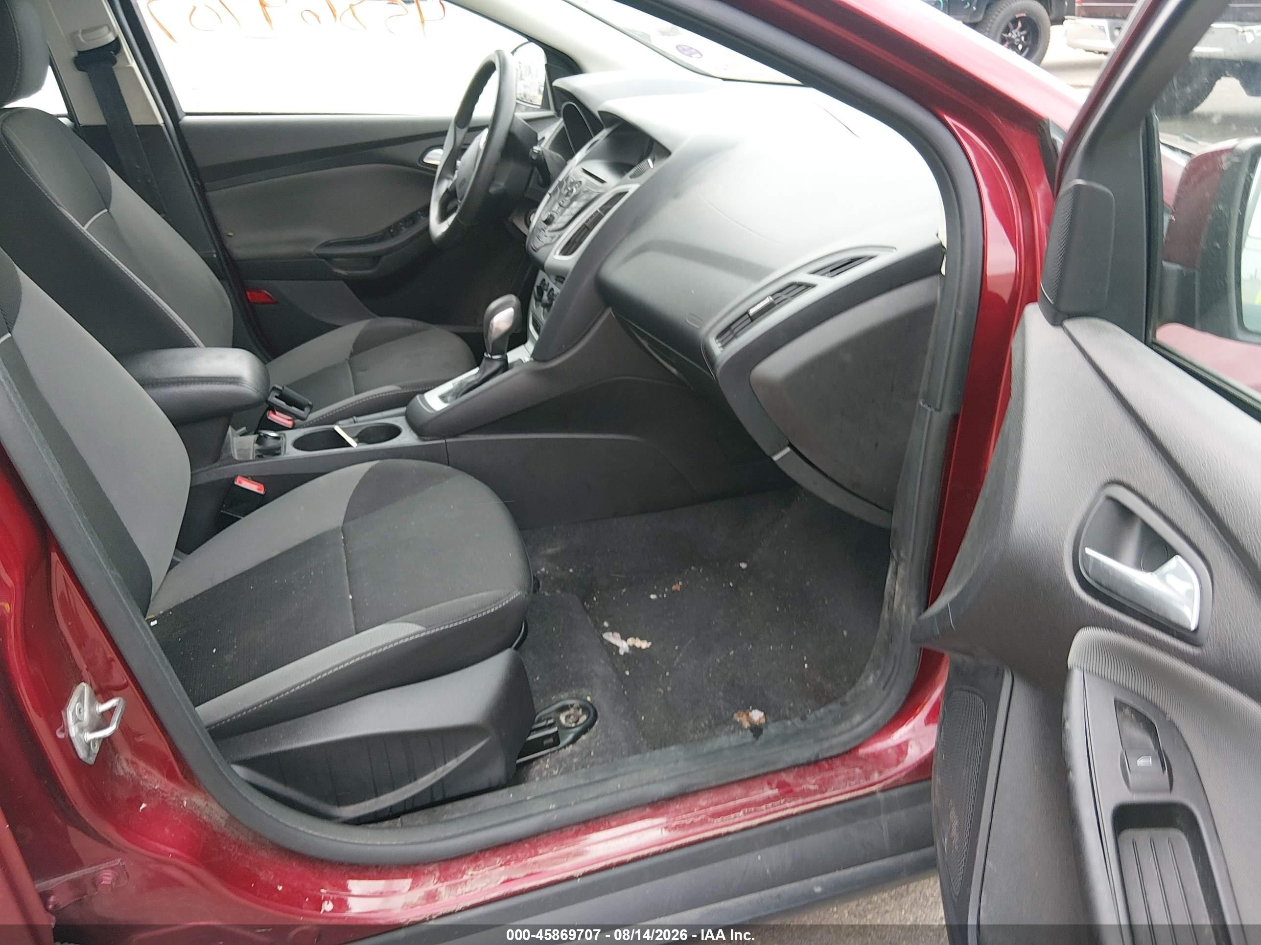 2014 Ford Focus Se Red vin: 1FADP3K22EL185077