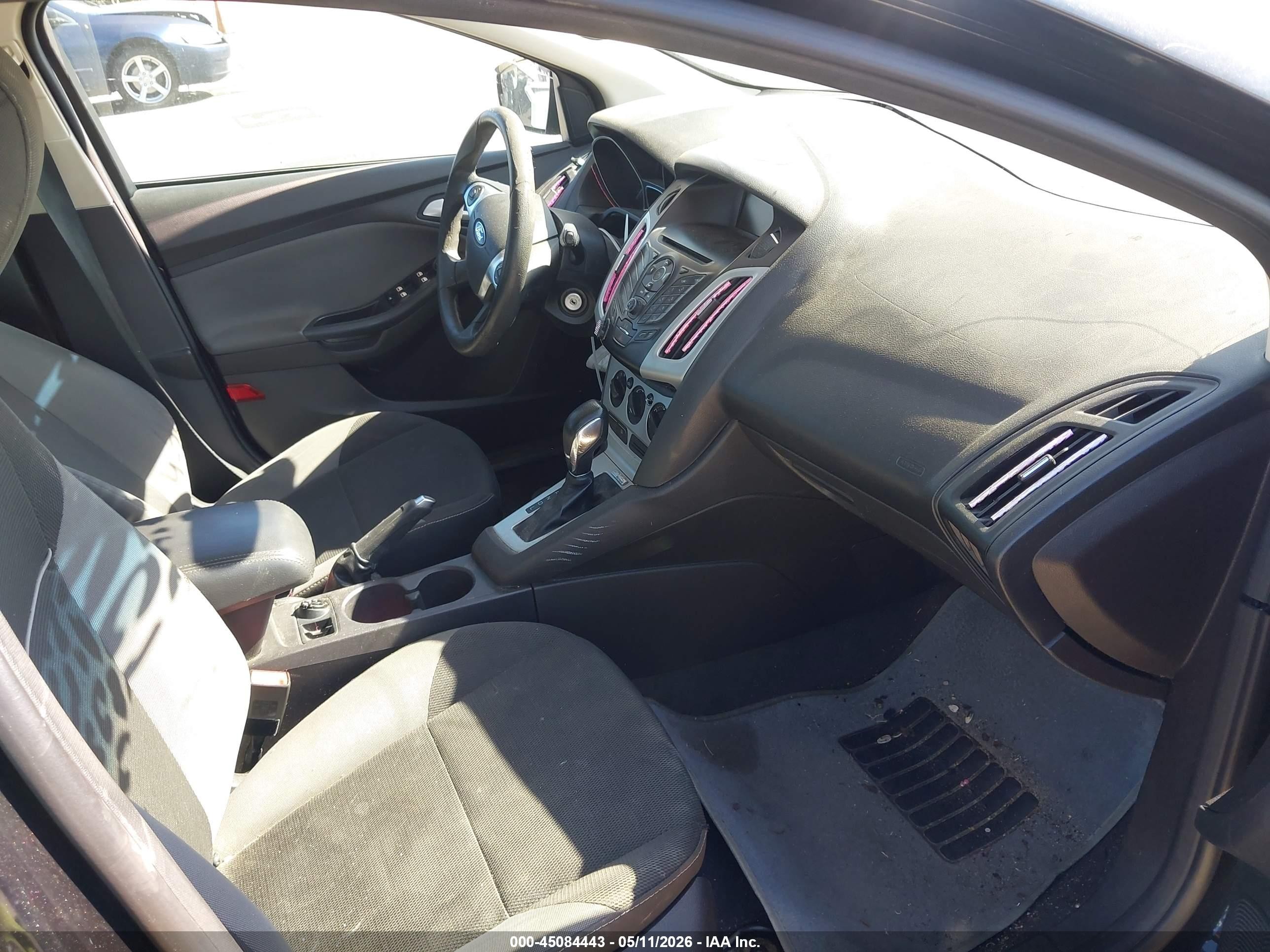 2014 Ford Focus Se Черный vin: 1FADP3K22EL198556