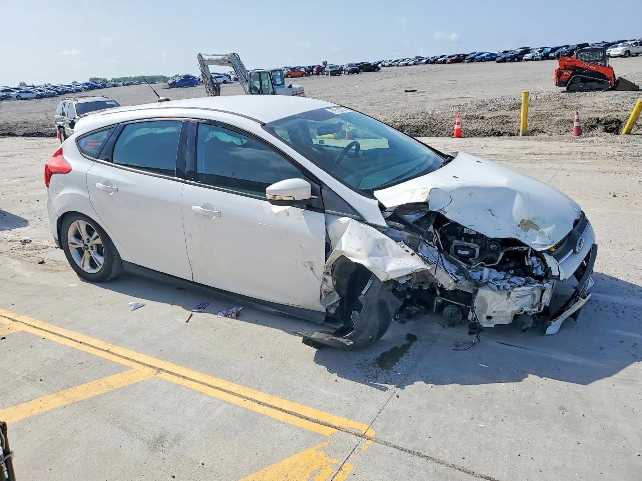 2014 Ford Focus Se Белый vin: 1FADP3K22EL200015