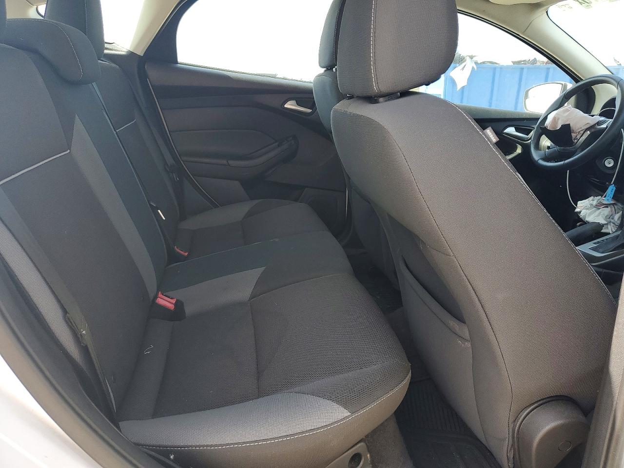 2014 Ford Focus Se Белый vin: 1FADP3K22EL200015