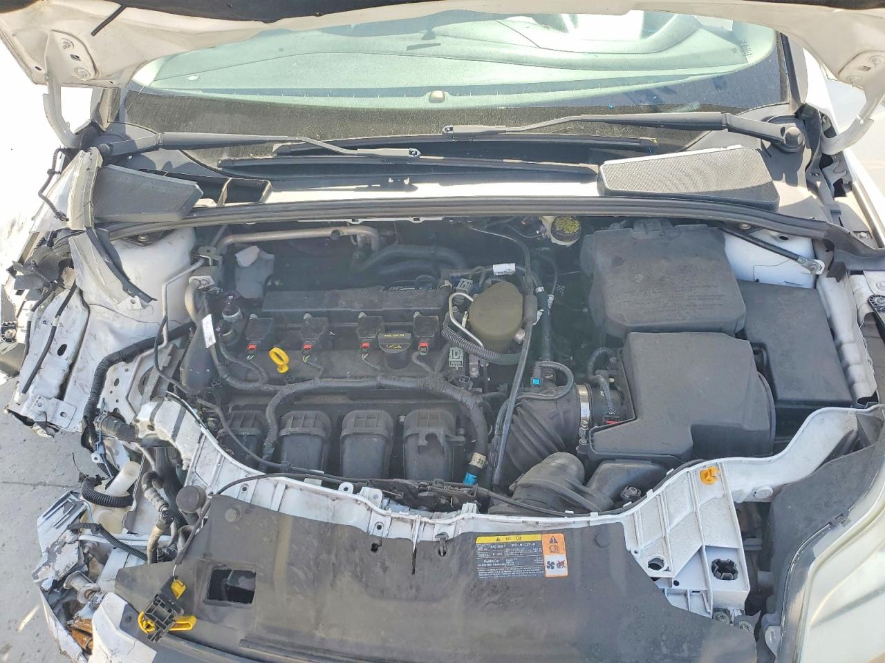 2014 Ford Focus Se Белый vin: 1FADP3K22EL200015