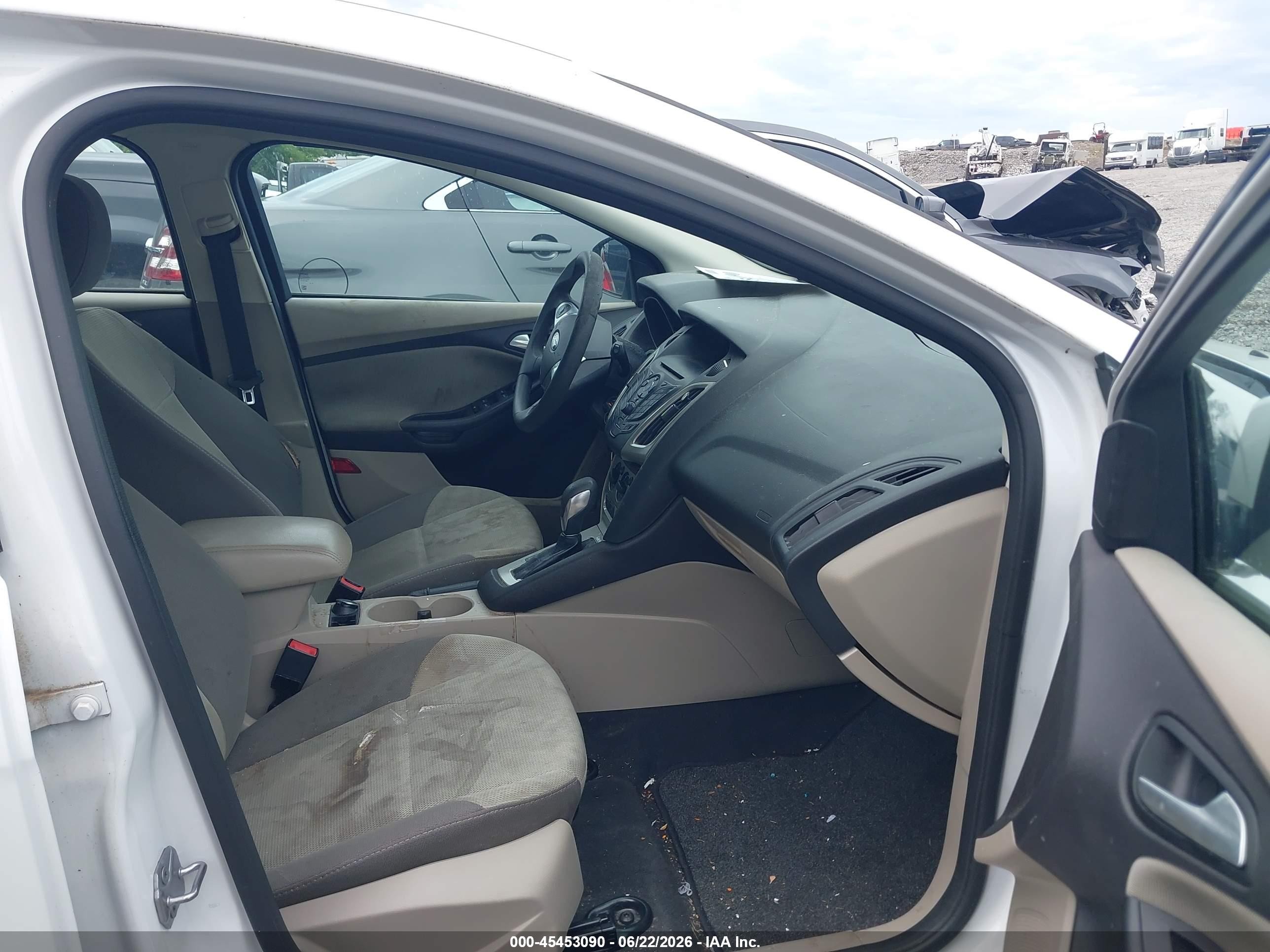 2014 Ford Focus Se White vin: 1FADP3K22EL262661