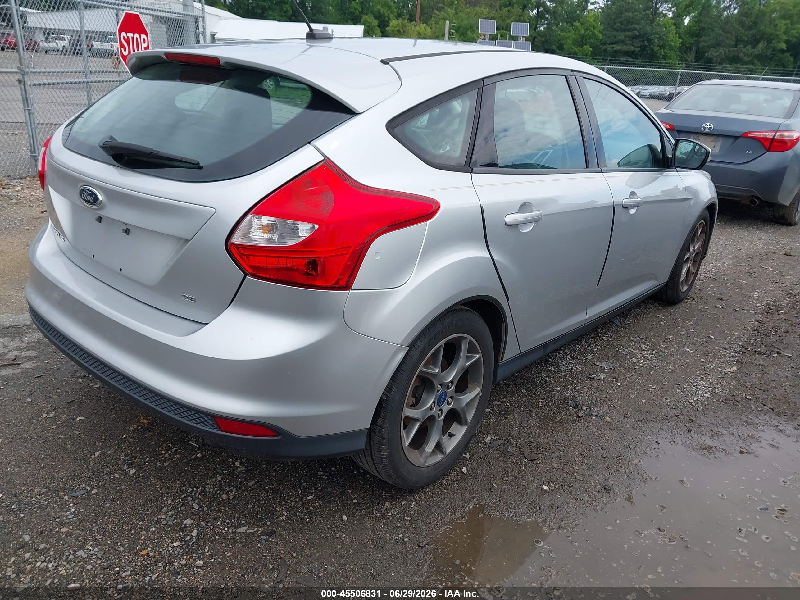 2014 Ford Focus Se Silver vin: 1FADP3K22EL285258