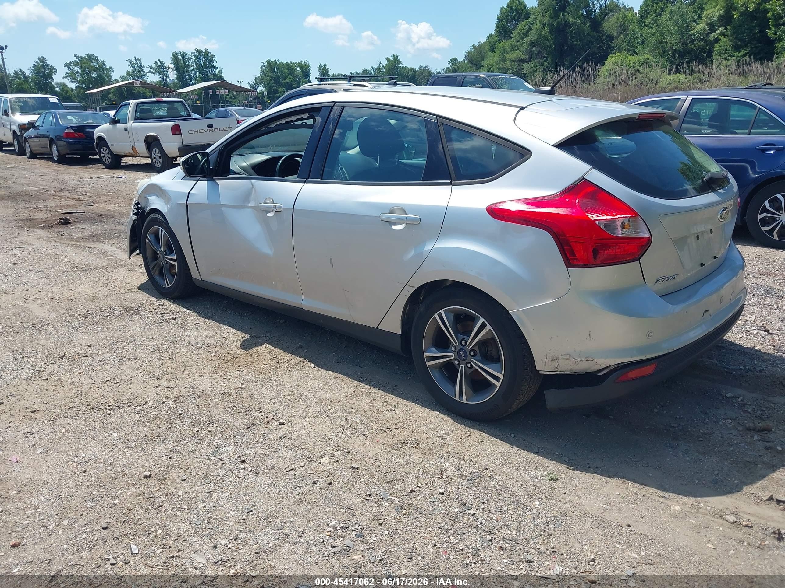 2014 Ford Focus Se Silver vin: 1FADP3K22EL303340