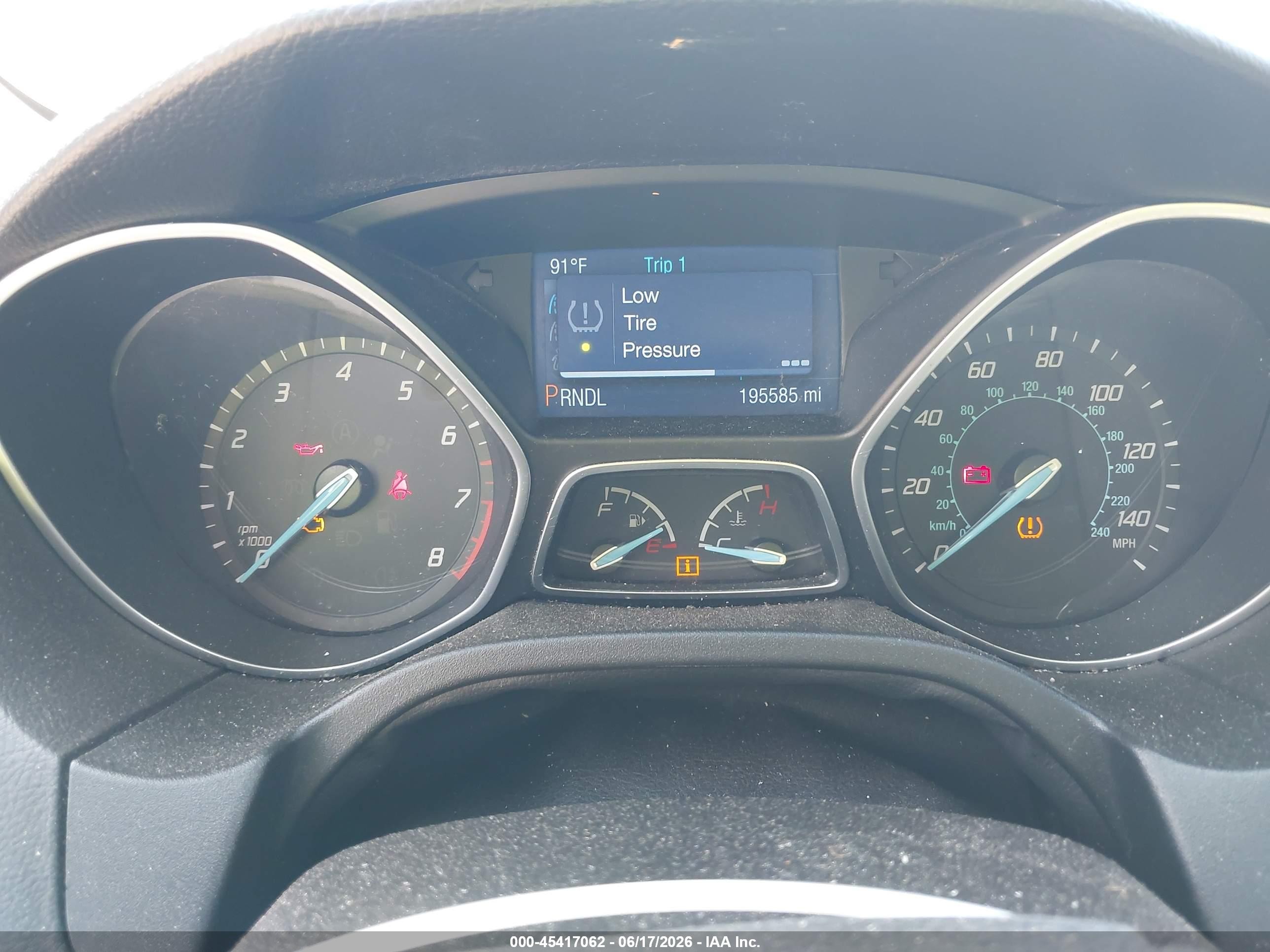 2014 Ford Focus Se Silver vin: 1FADP3K22EL303340