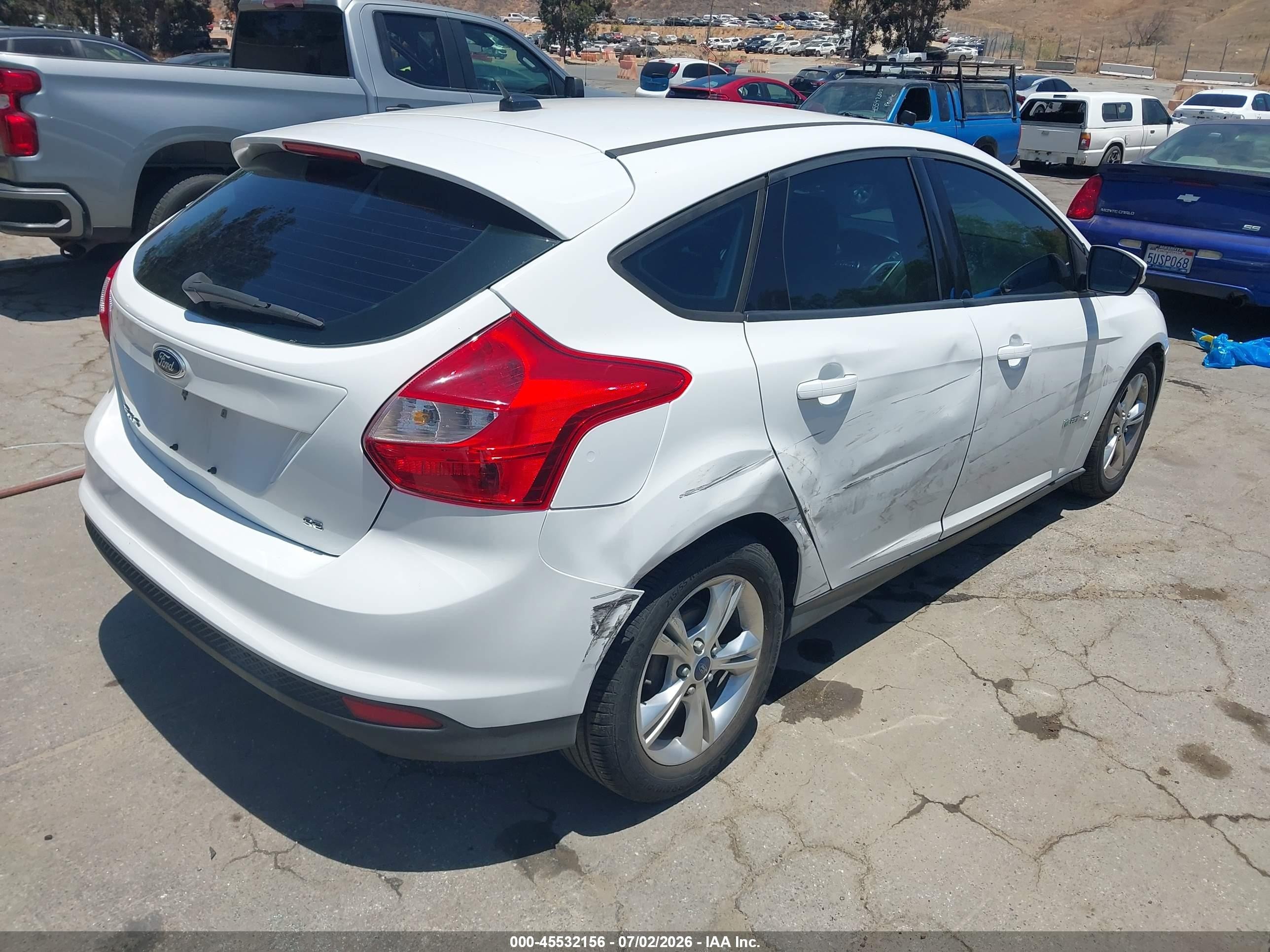 2014 Ford Focus Se White vin: 1FADP3K22EL313575