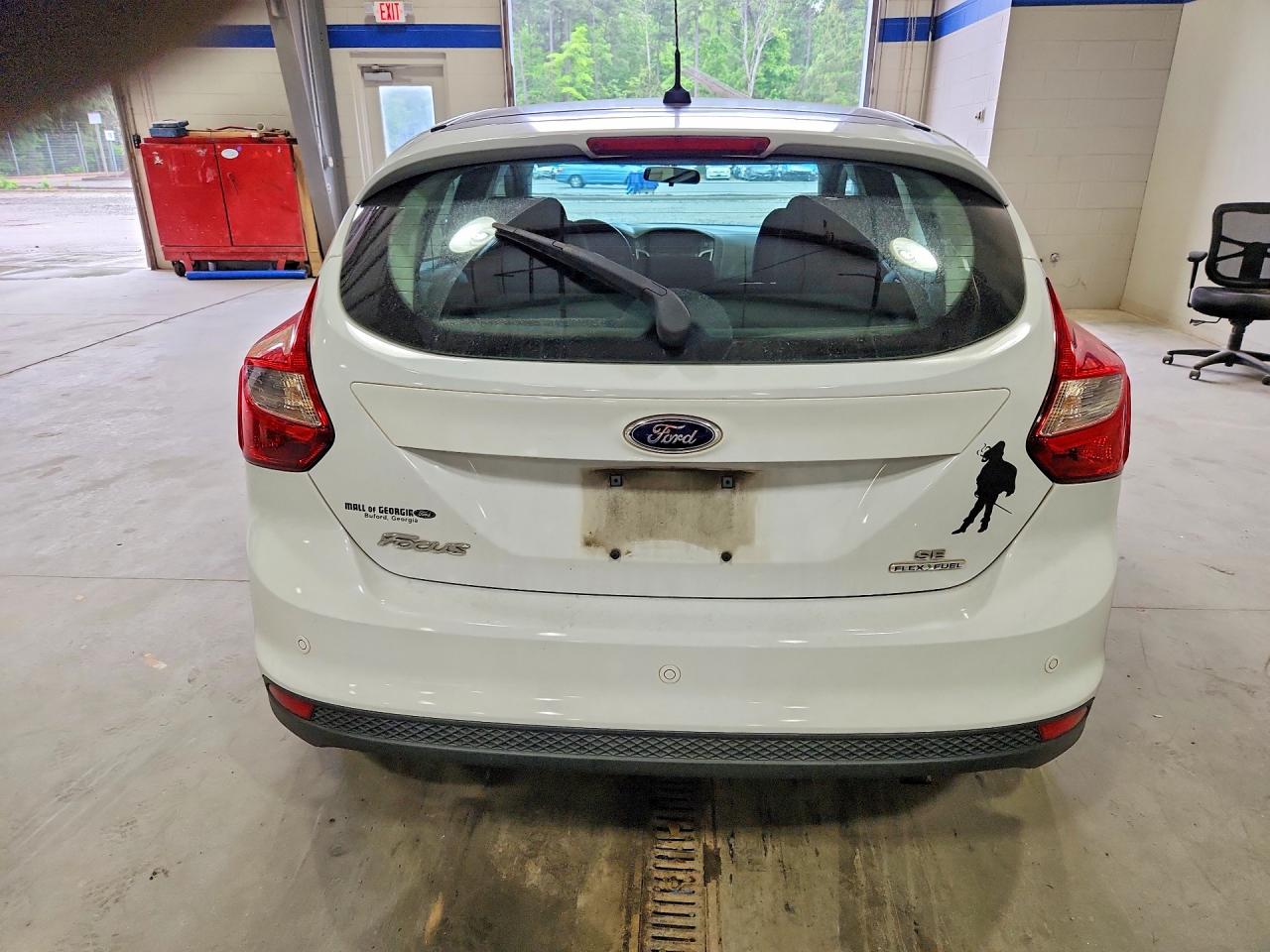 2014 Ford Focus Se White vin: 1FADP3K22EL320011