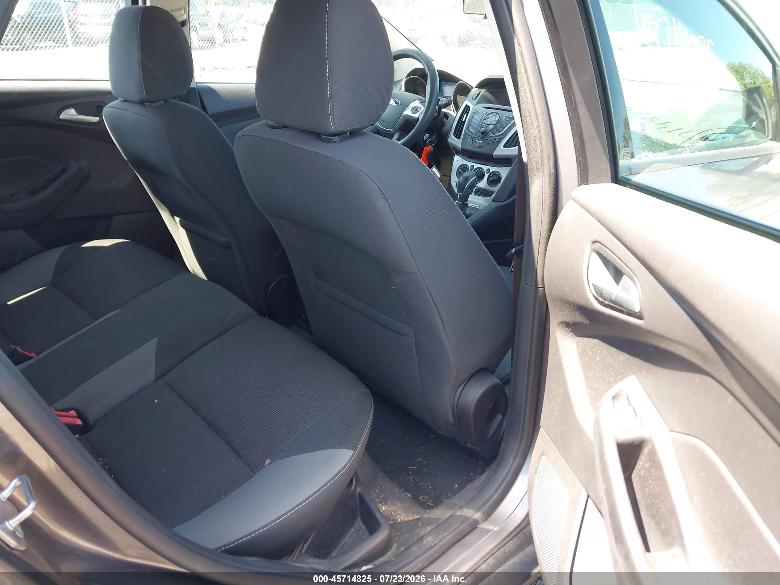 2014 Ford Focus Se Gray vin: 1FADP3K22EL360993