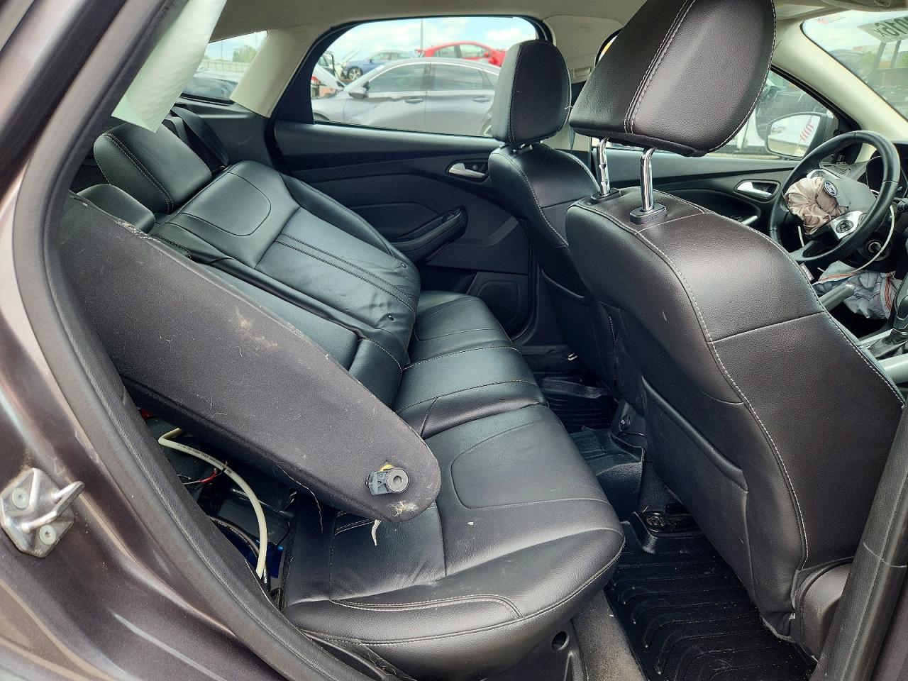 2014 Ford Focus Se Gray vin: 1FADP3K22EL399163